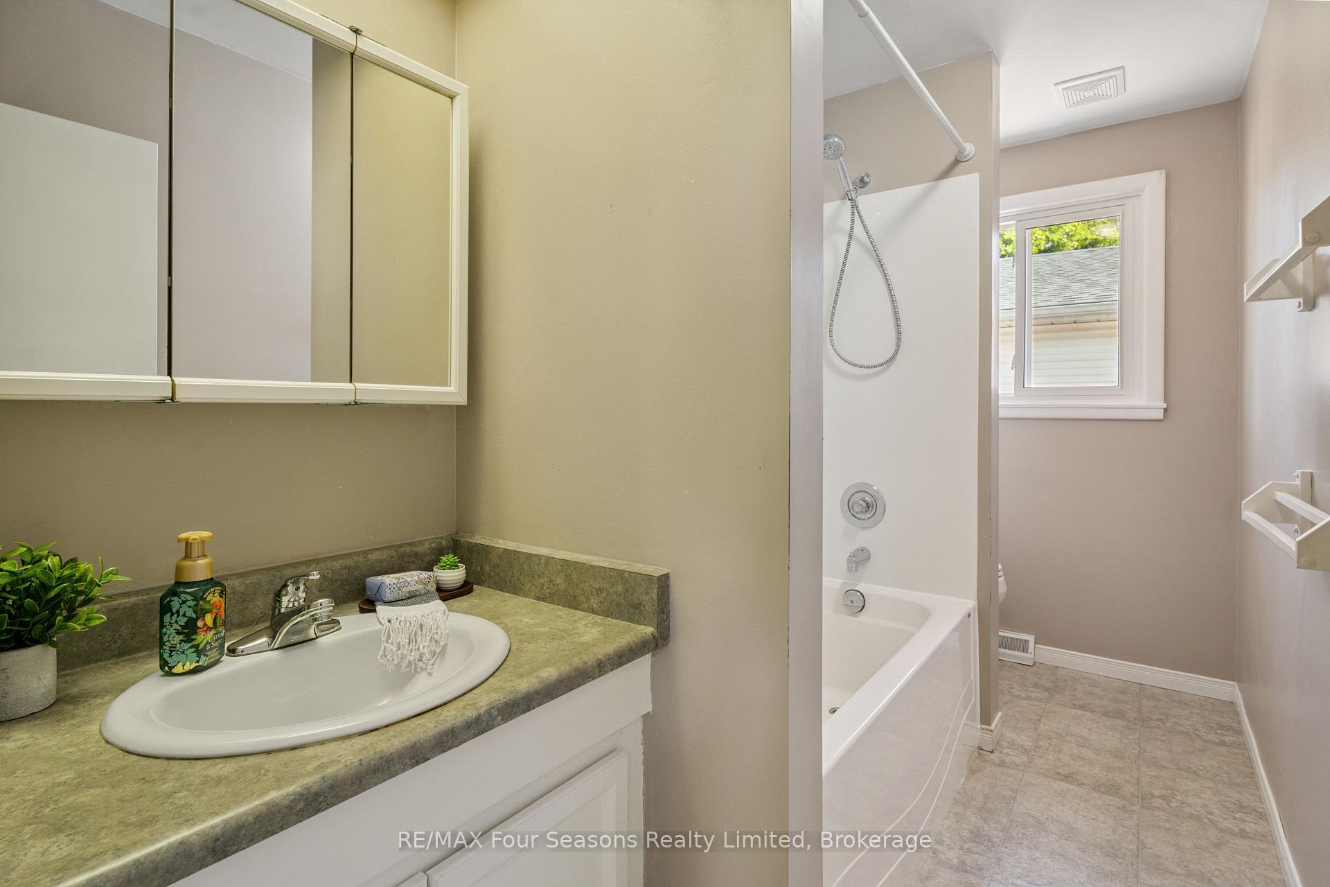 Photo 10 of 63 Rodney Street, Collingwood — HOMEH