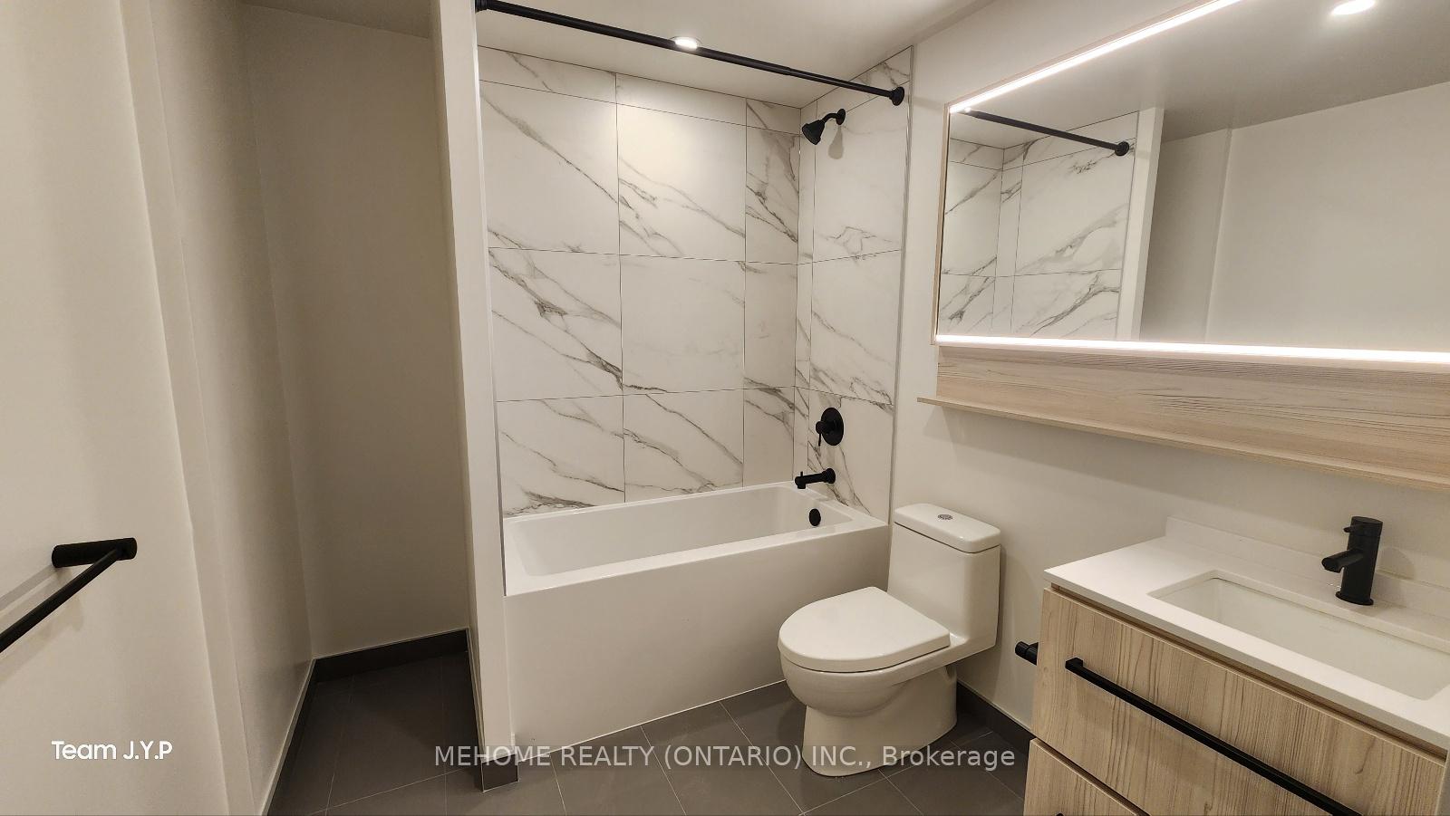 Photo 7 of Unit 1217, 425 Front Street E, Toronto, Waterfront Communities — HOMEH