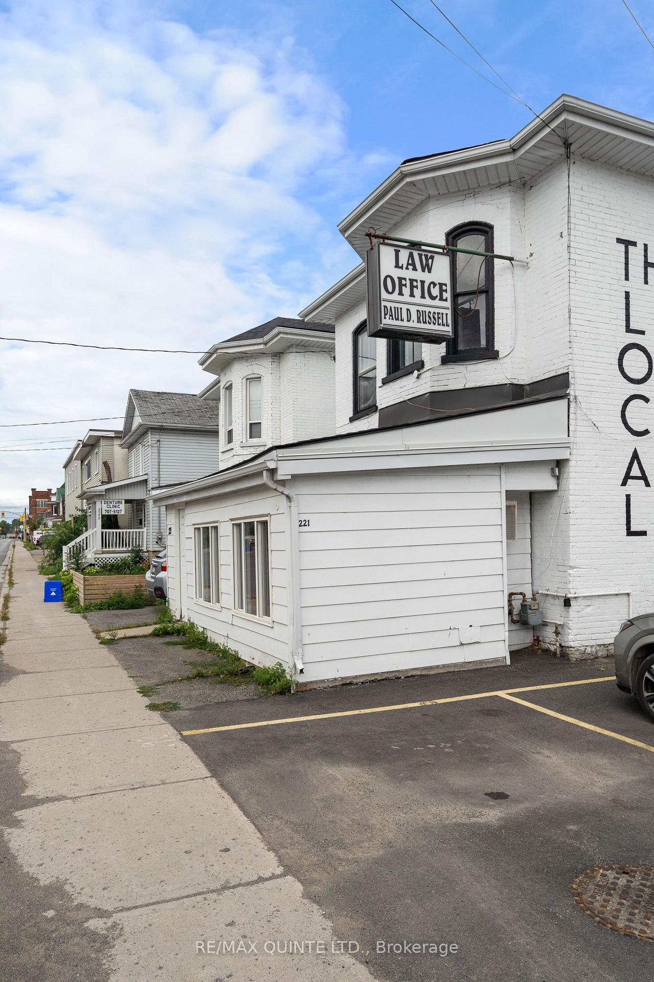 Photo 5 of 221 Coleman Street, Belleville, Belleville Ward — HOMEH