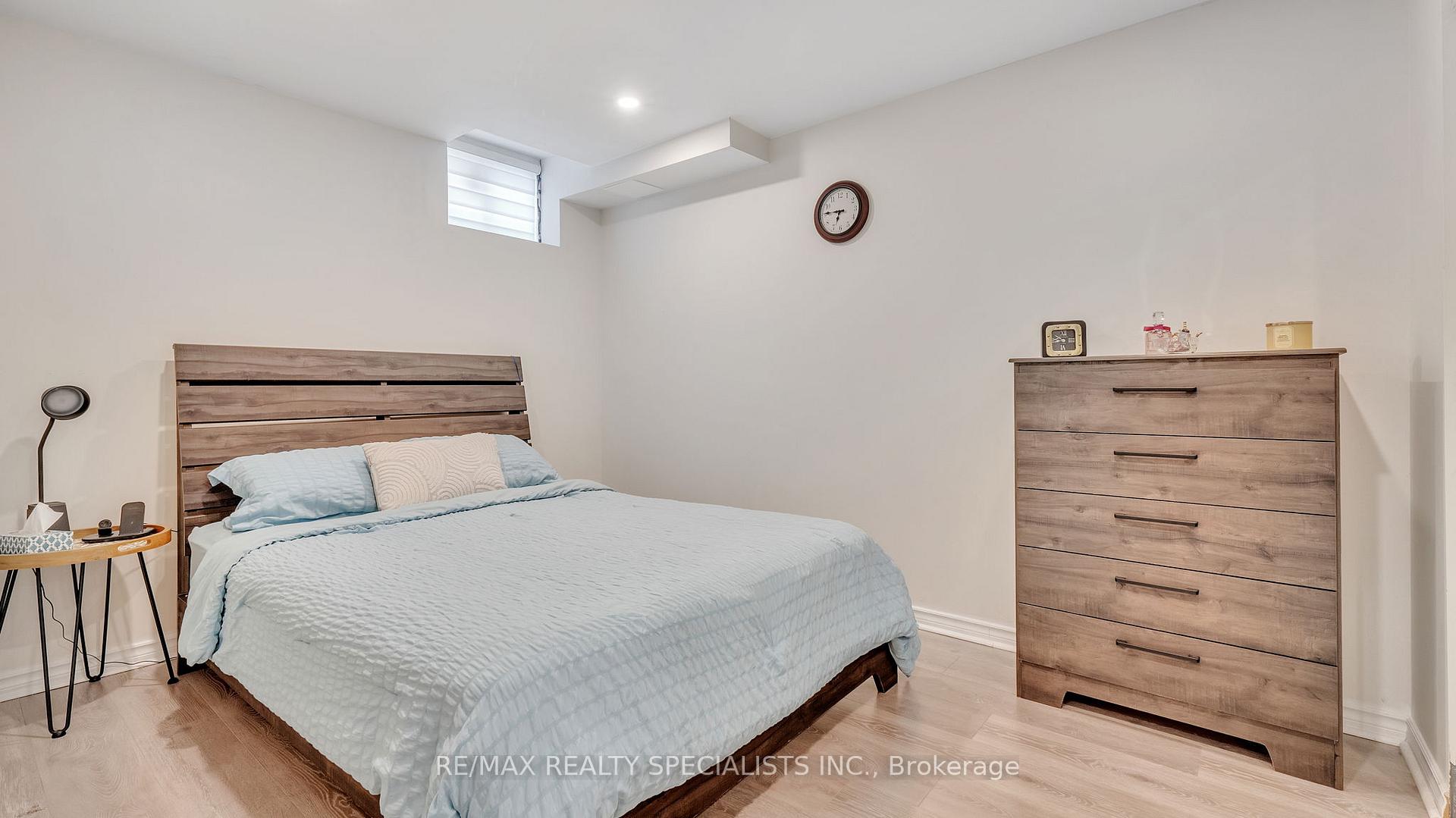 Photo 32 of 39 Larkin Lane, Clarington, Bowmanville — HOMEH