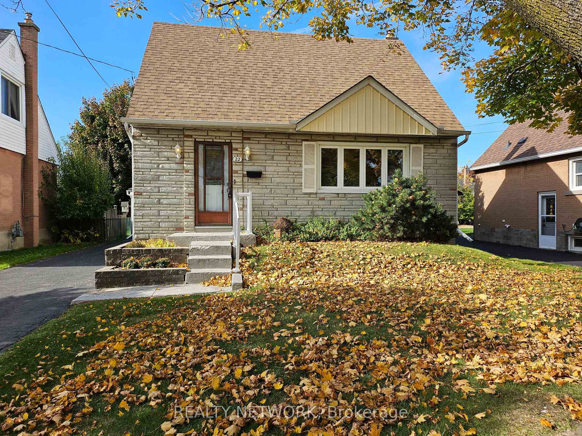 Photo 1 of 22 East 44th Street, Hamilton, Sunninghill — HOMEH