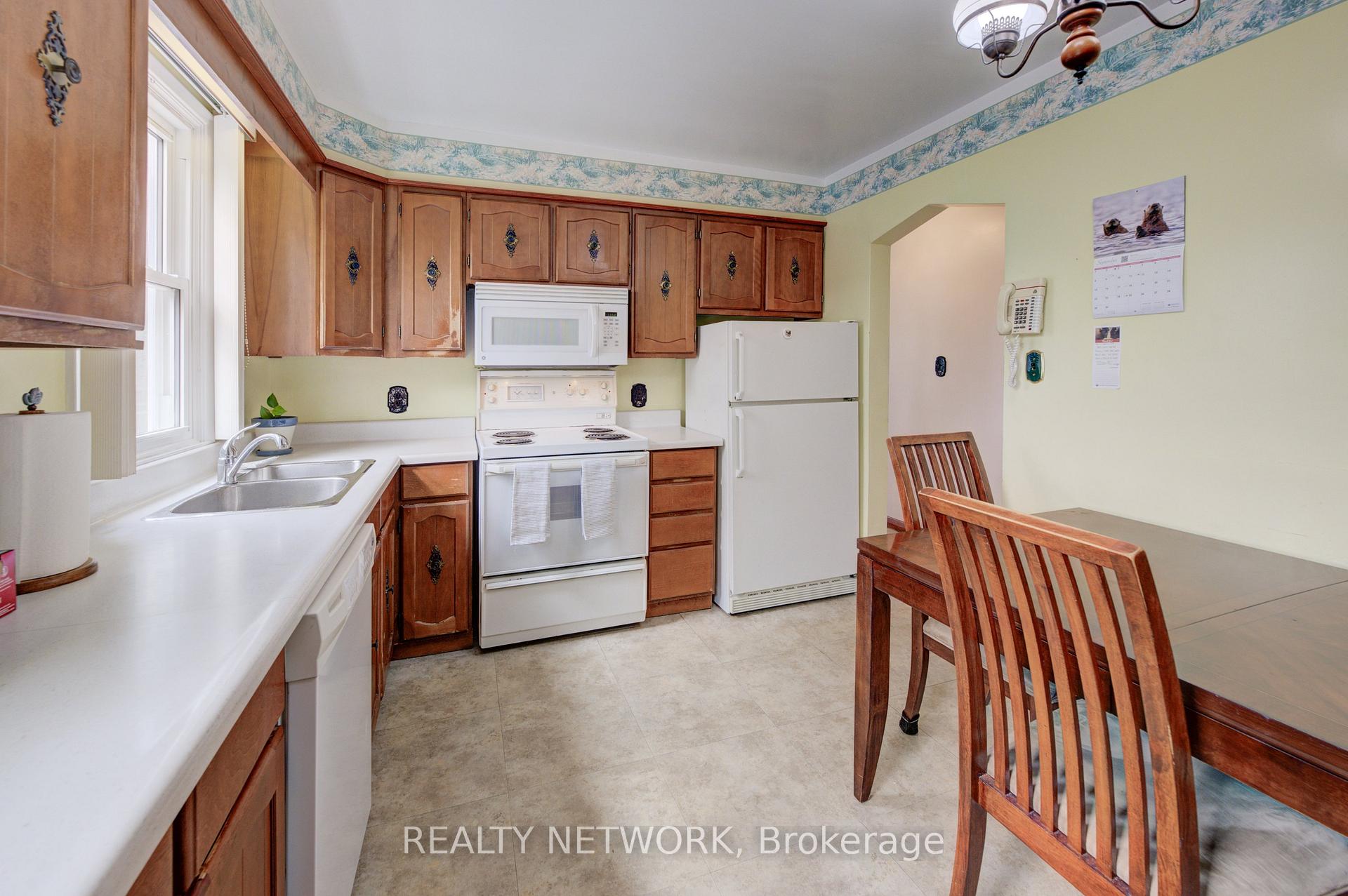 Photo 6 of 22 East 44th Street, Hamilton, Sunninghill — HOMEH