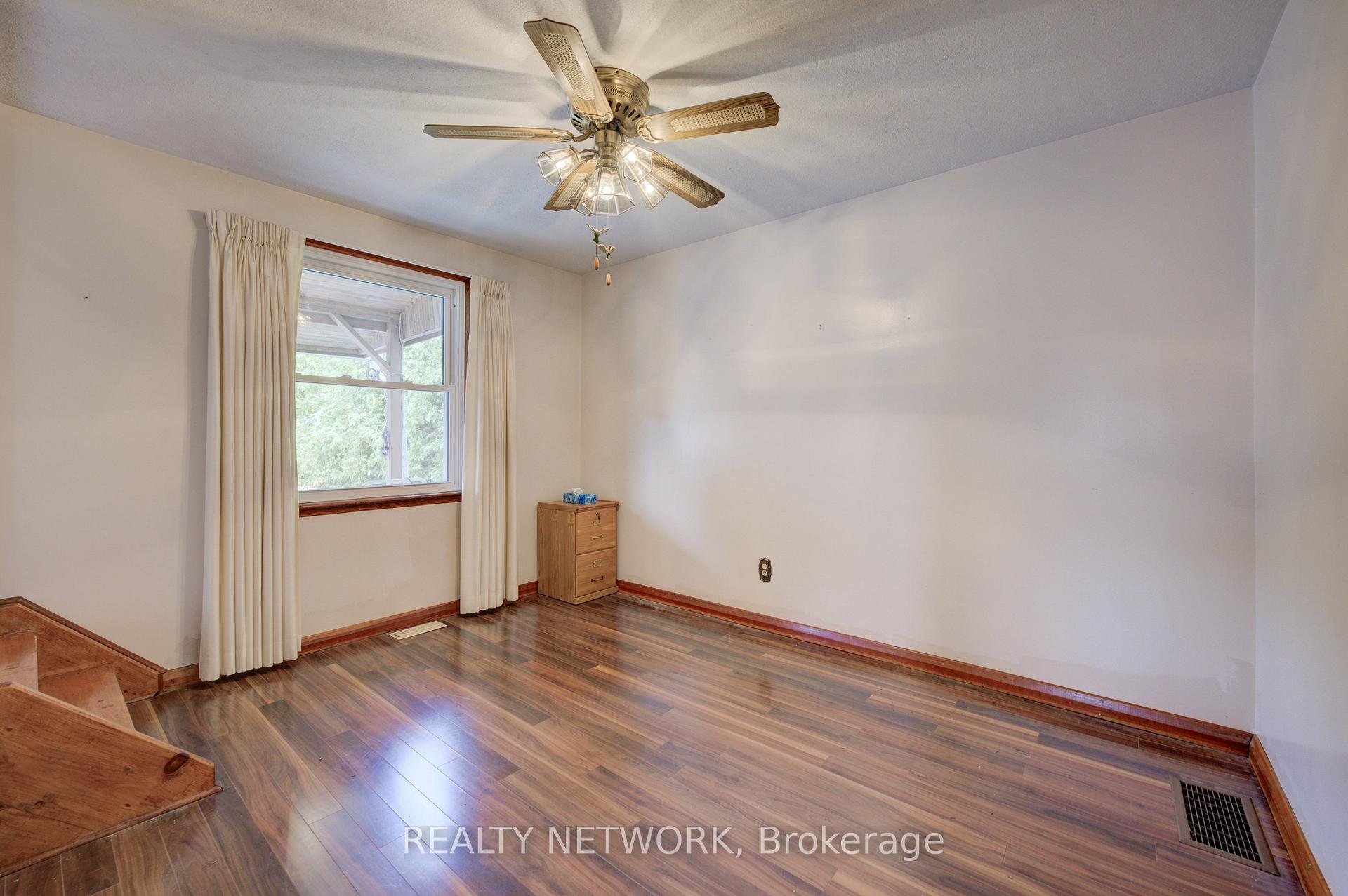 Photo 9 of 22 East 44th Street, Hamilton, Sunninghill — HOMEH