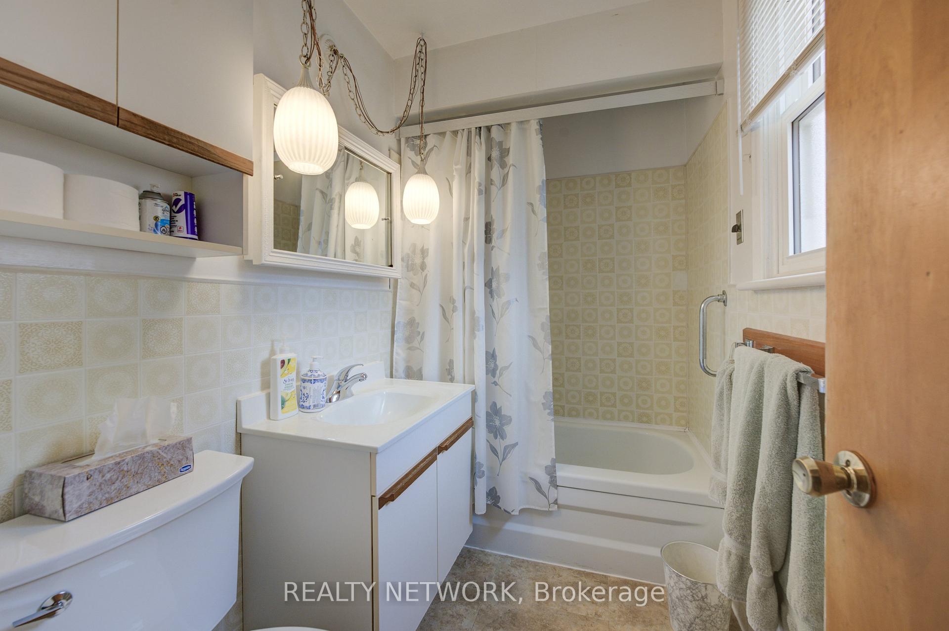 Photo 10 of 22 East 44th Street, Hamilton, Sunninghill — HOMEH