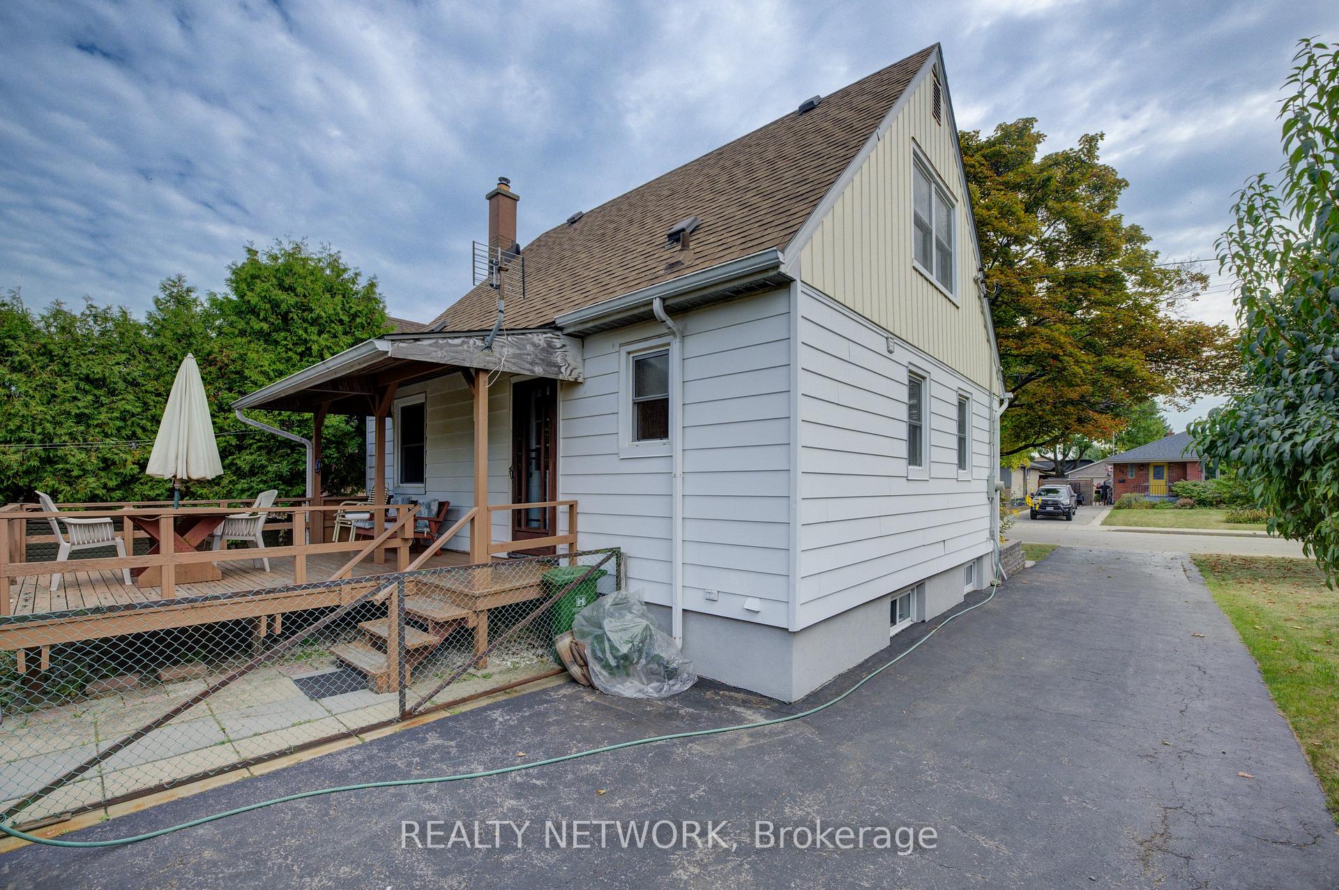 Photo 23 of 22 East 44th Street, Hamilton, Sunninghill — HOMEH