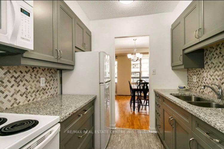 Photo 4 of Unit 301, 55 William Street E, Oshawa, O'Neill — HOMEH