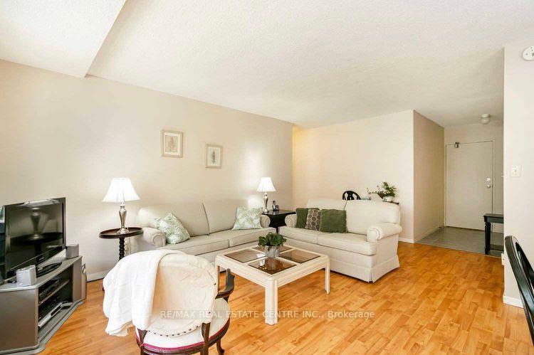 Photo 8 of Unit 301, 55 William Street E, Oshawa, O'Neill — HOMEH