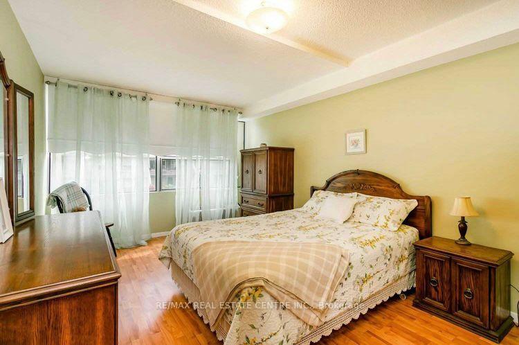 Photo 12 of Unit 301, 55 William Street E, Oshawa, O'Neill — HOMEH
