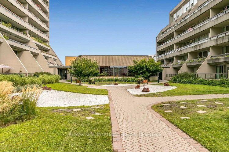 Photo 19 of Unit 301, 55 William Street E, Oshawa, O'Neill — HOMEH