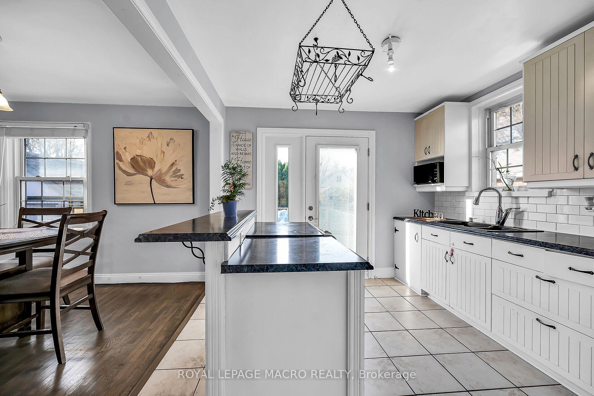Photo 8 of 294 East 18th Street, Hamilton, Inch Park — HOMEH