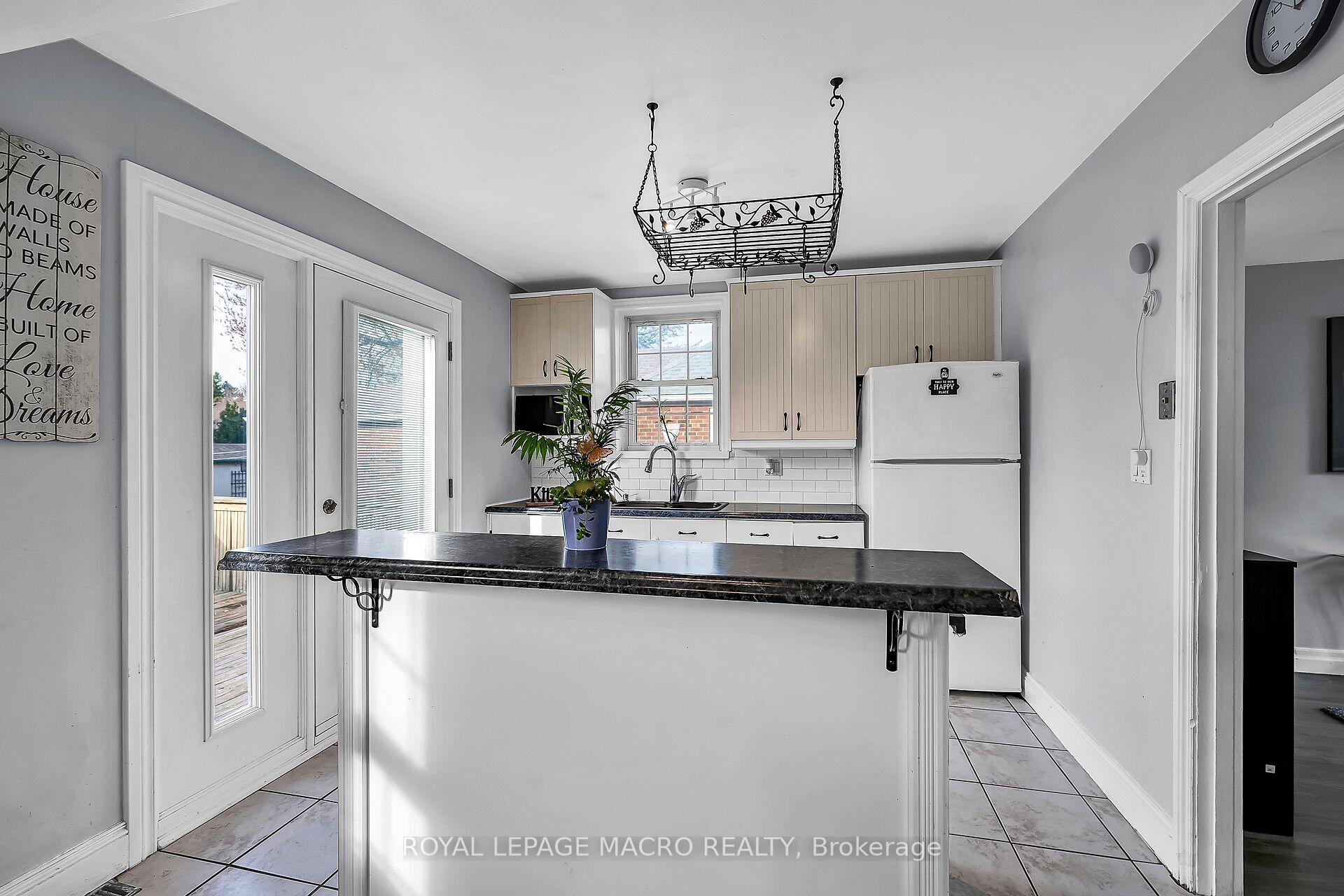 Photo 9 of 294 East 18th Street, Hamilton, Inch Park — HOMEH