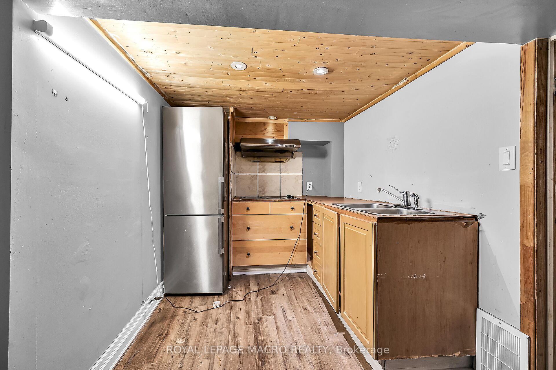 Photo 23 of 294 East 18th Street, Hamilton, Inch Park — HOMEH