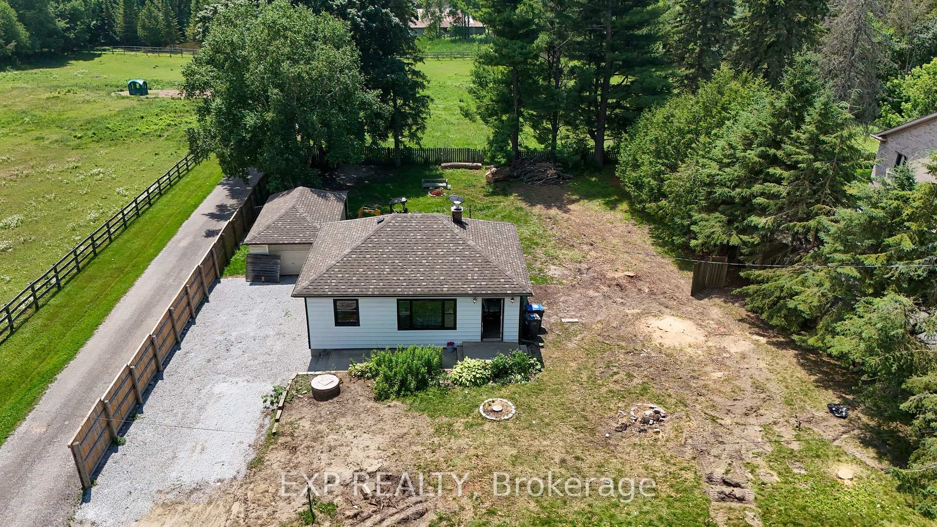 Photo 3 of 16218 Airport Road, Caledon, Caledon East — HOMEH