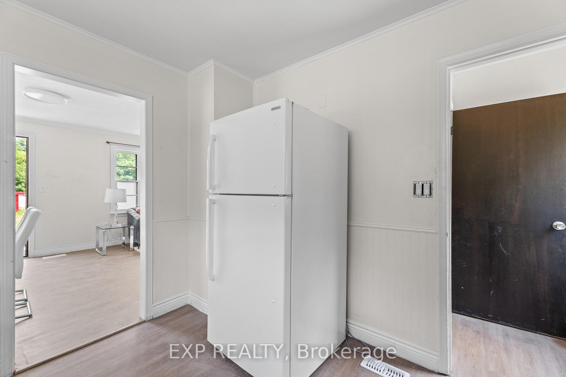 Photo 12 of 16218 Airport Road, Caledon, Caledon East — HOMEH