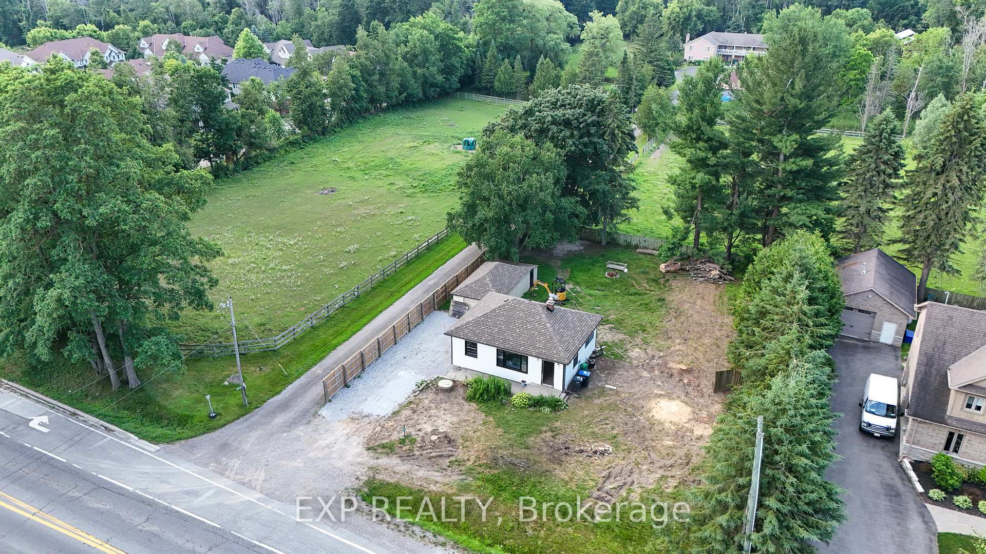 Photo 27 of 16218 Airport Road, Caledon, Caledon East — HOMEH