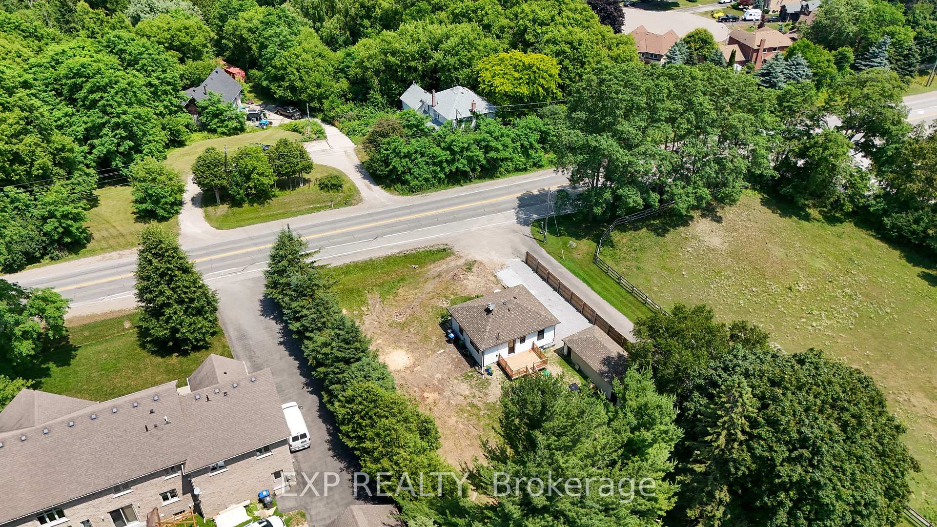 Photo 34 of 16218 Airport Road, Caledon, Caledon East — HOMEH