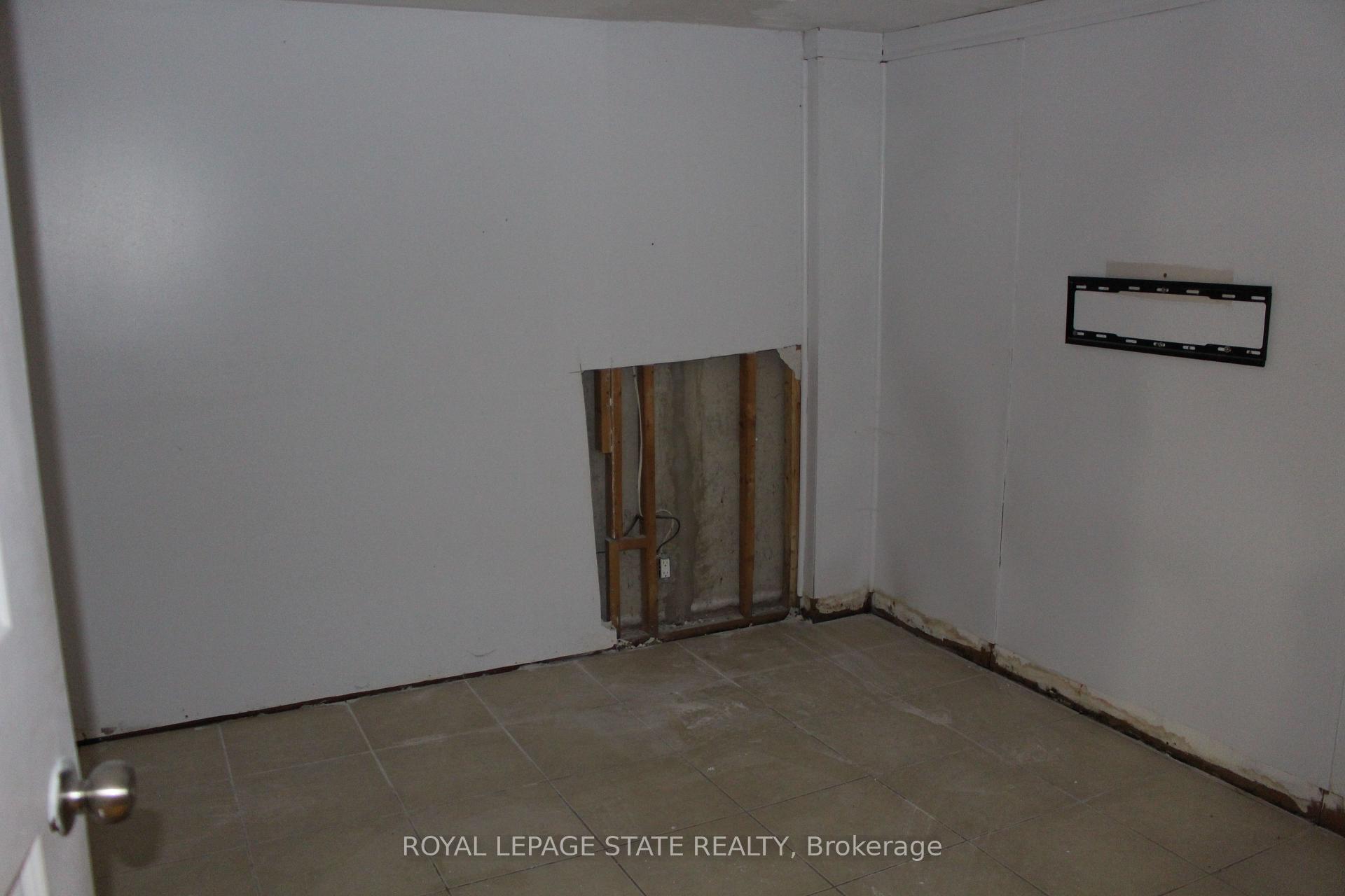 Photo 18 of 23 Horning Drive, Hamilton, Fessenden — HOMEH
