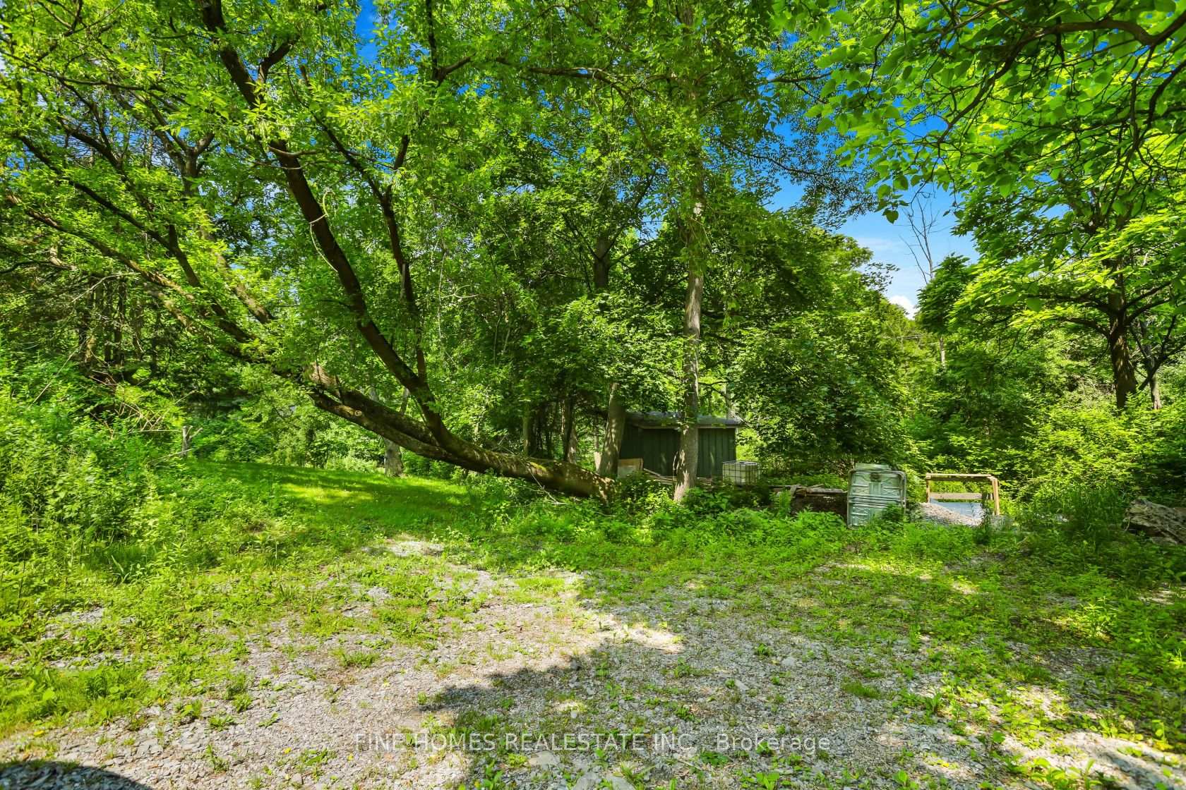 Photo 3 of 671 Lions Club Road, Hamilton, Rural Ancaster — HOMEH