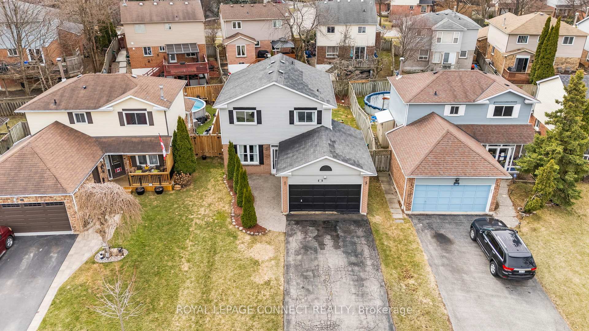 Photo 2 of 15 Patterson Crescent, Ajax, Central — HOMEH