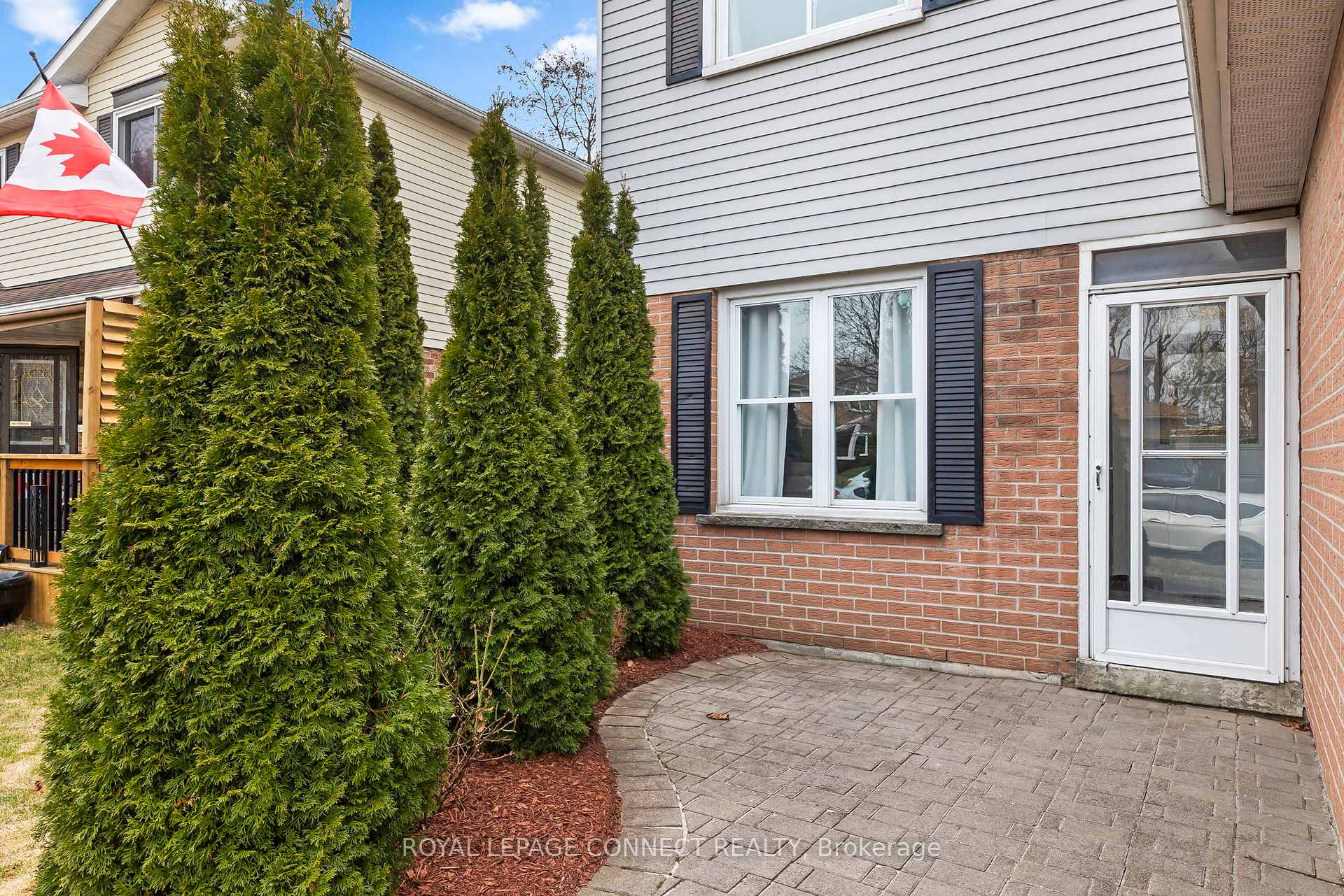 Photo 3 of 15 Patterson Crescent, Ajax, Central — HOMEH