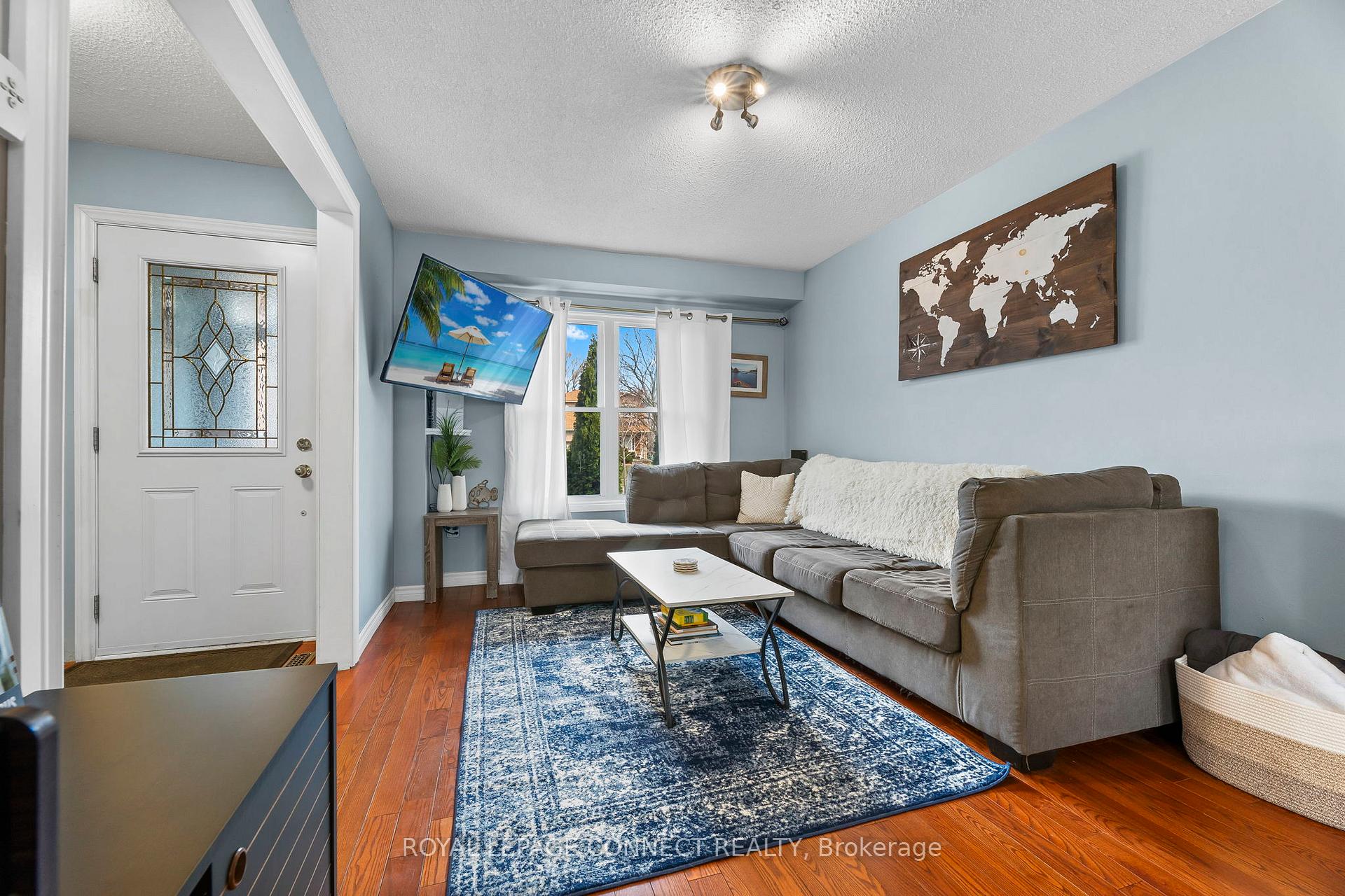 Photo 5 of 15 Patterson Crescent, Ajax, Central — HOMEH