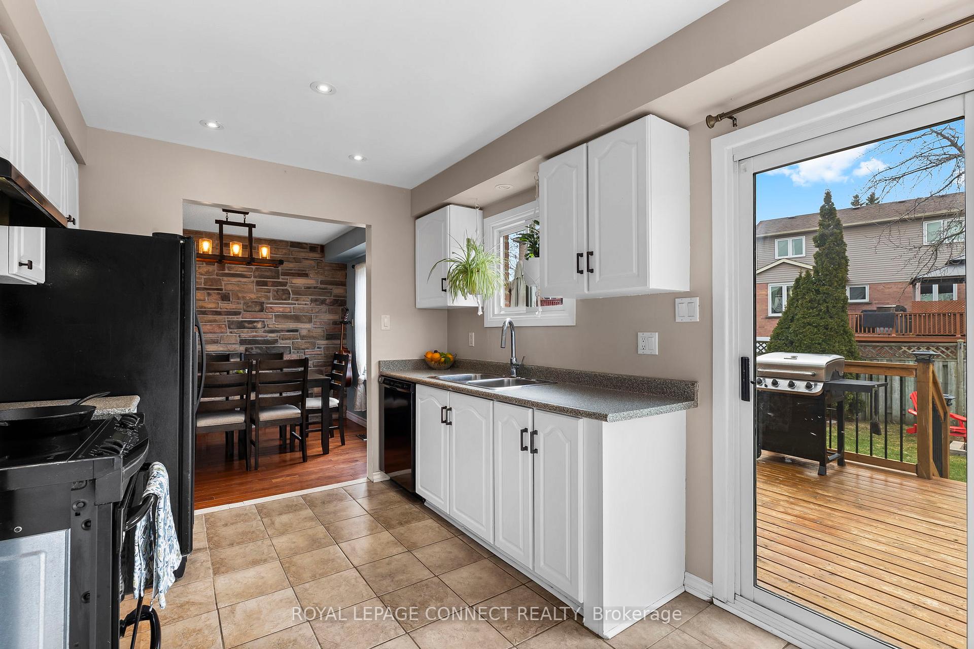 Photo 12 of 15 Patterson Crescent, Ajax, Central — HOMEH