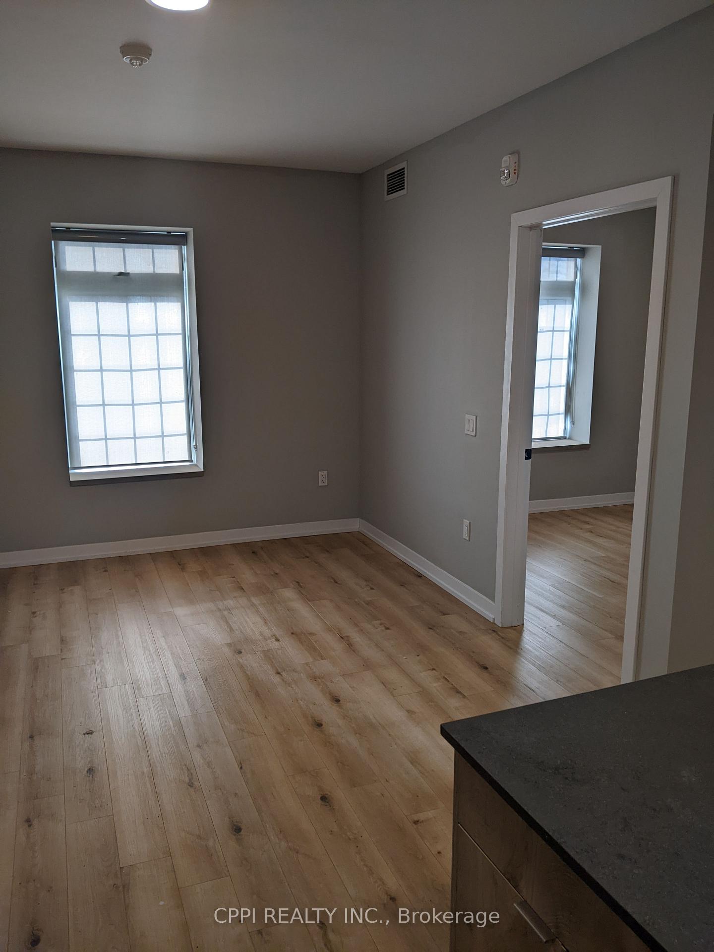 Photo 4 of Unit 503, 70 King Street E, Oshawa, Central — HOMEH