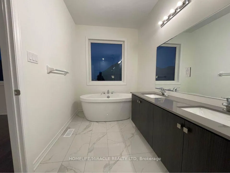 Photo 2 of 41 Spinland Street, Caledon, Rural Caledon — HOMEH