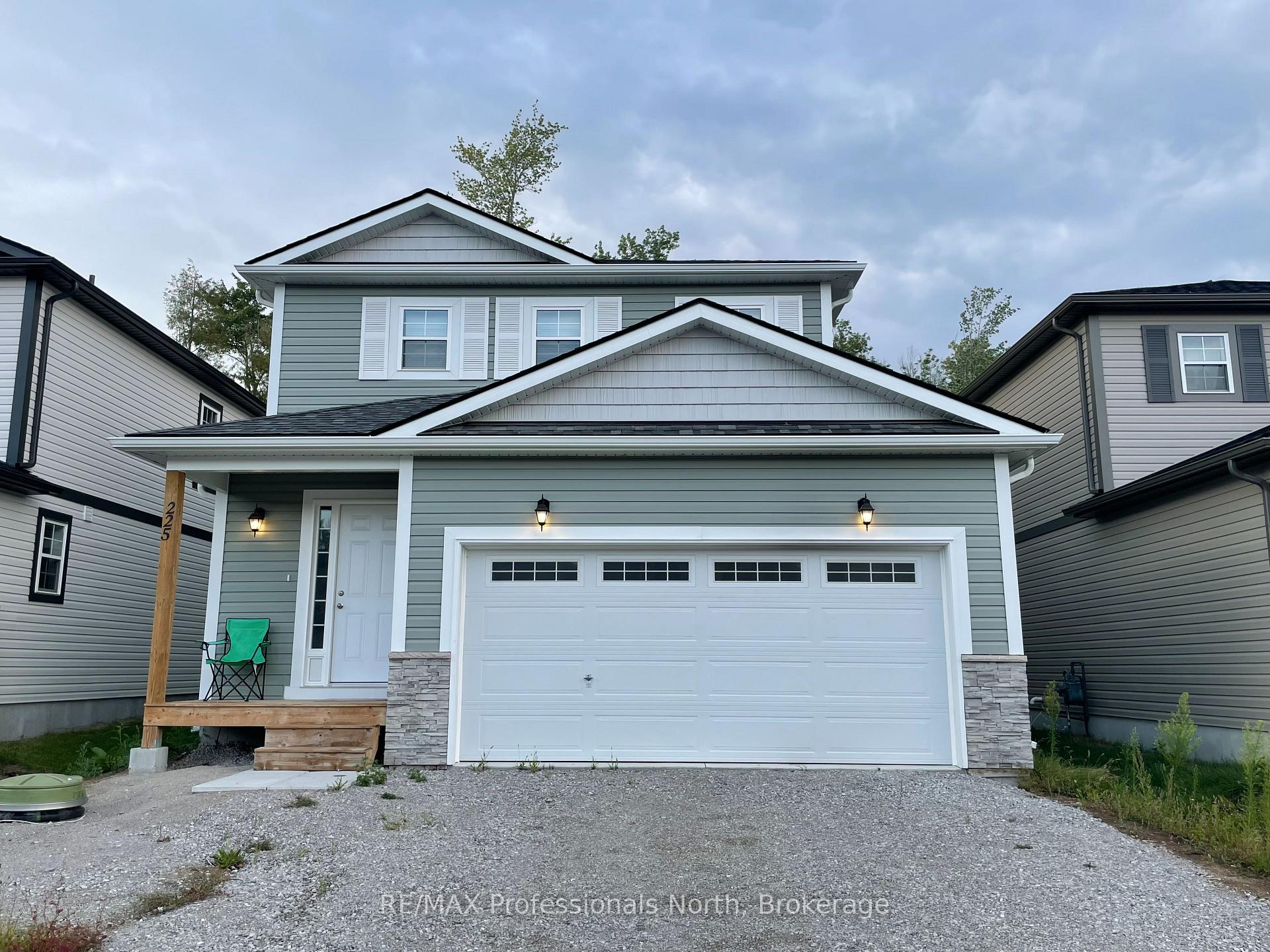 Photo 1 of 225 Wild Rose Drive, Gravenhurst, Muskoka (S) — HOMEH