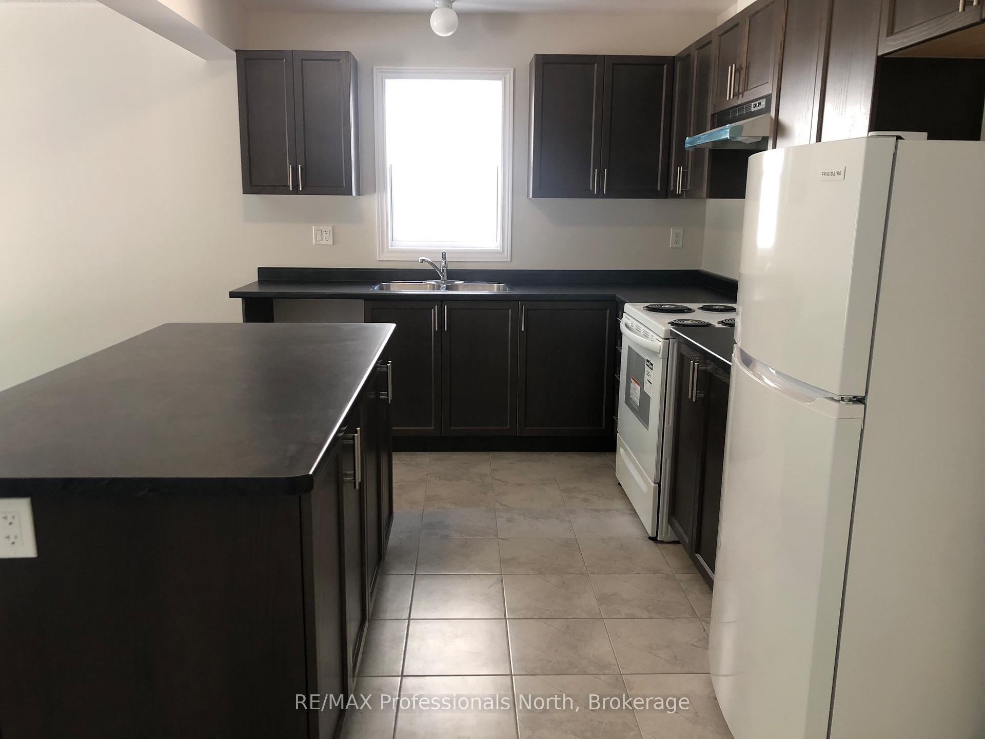 Photo 2 of 225 Wild Rose Drive, Gravenhurst, Muskoka (S) — HOMEH