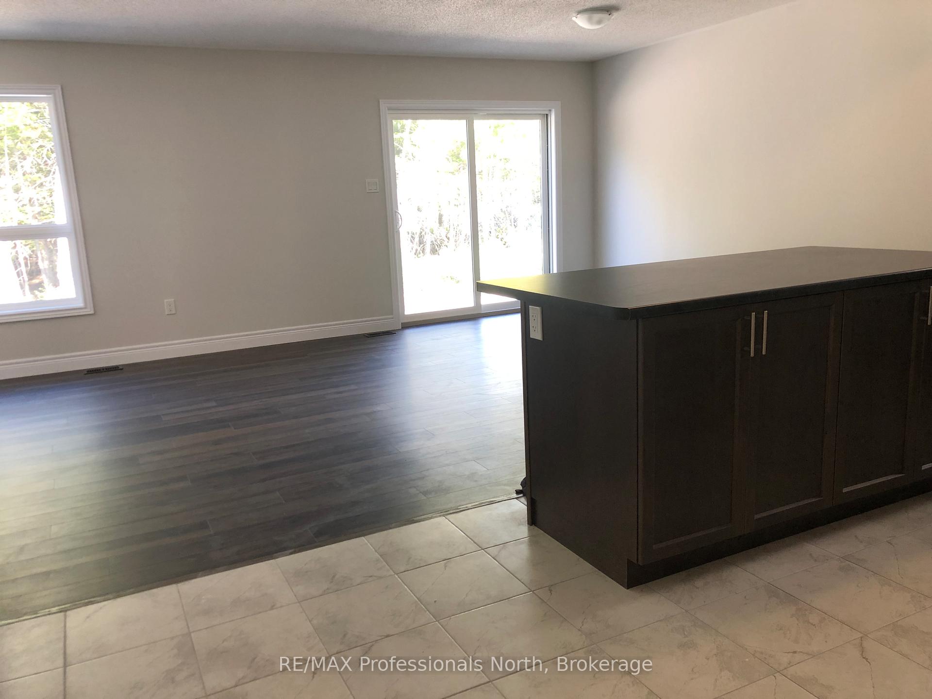 Photo 5 of 225 Wild Rose Drive, Gravenhurst, Muskoka (S) — HOMEH