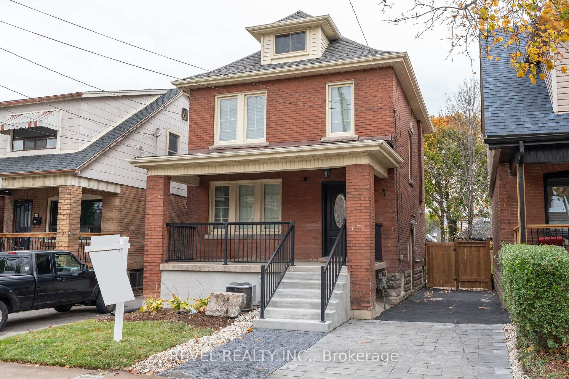 Front of 262 Homewood Avenue