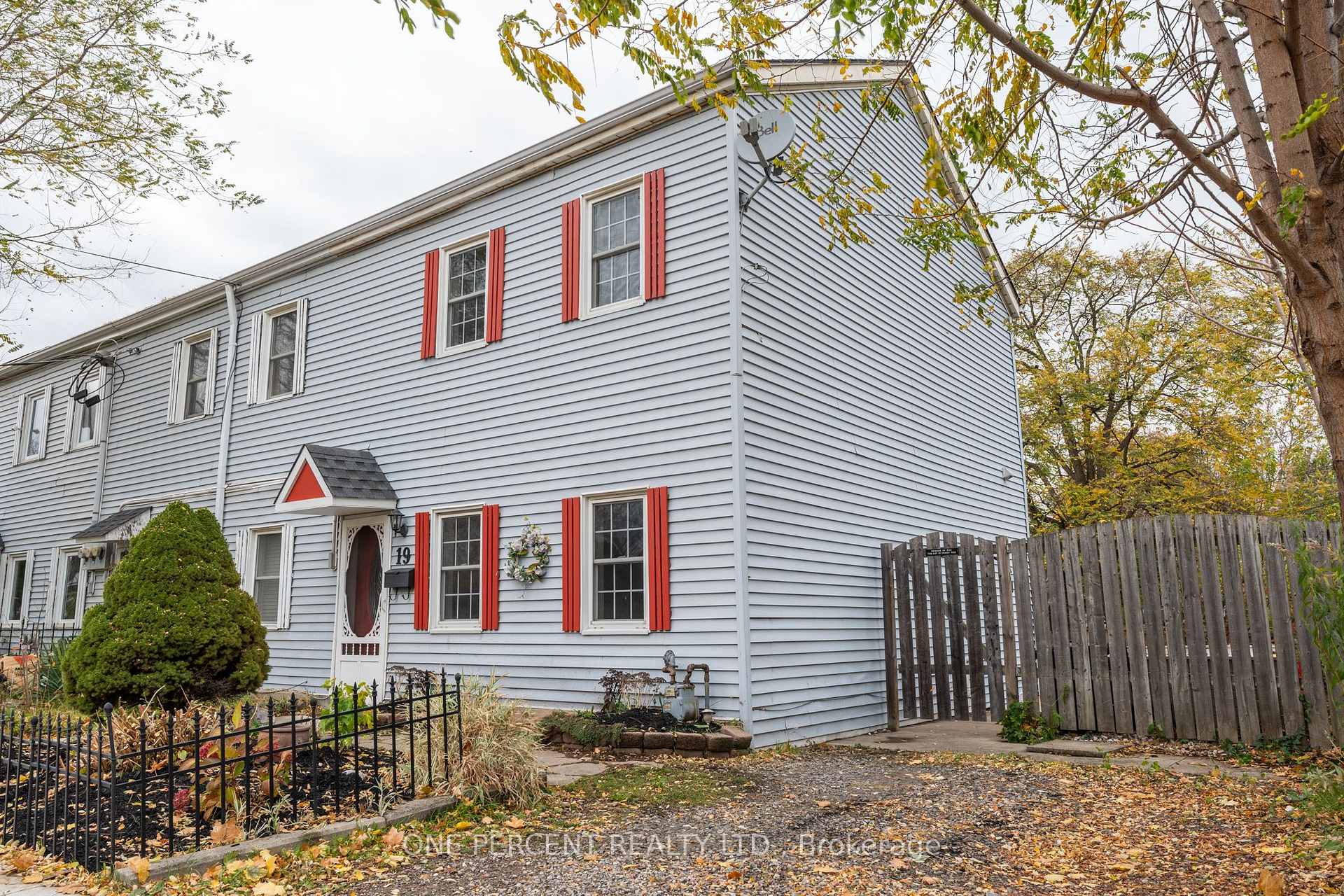Front of 19 Strachan Street E