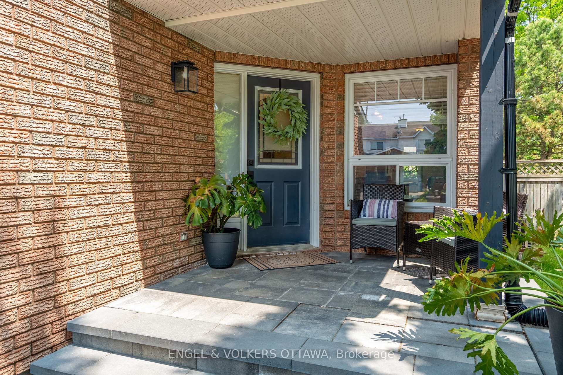 Photo 3 of 92 Markland Crescent, Ottawa, Barrhaven East — HOMEH