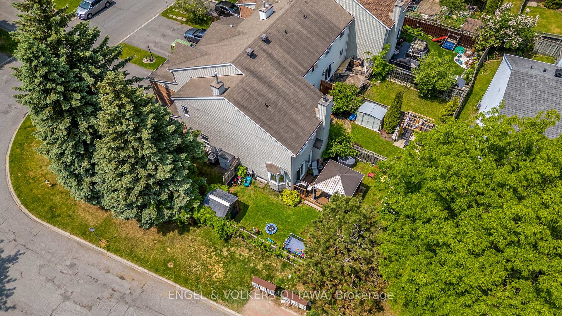 Photo 4 of 92 Markland Crescent, Ottawa, Barrhaven East — HOMEH