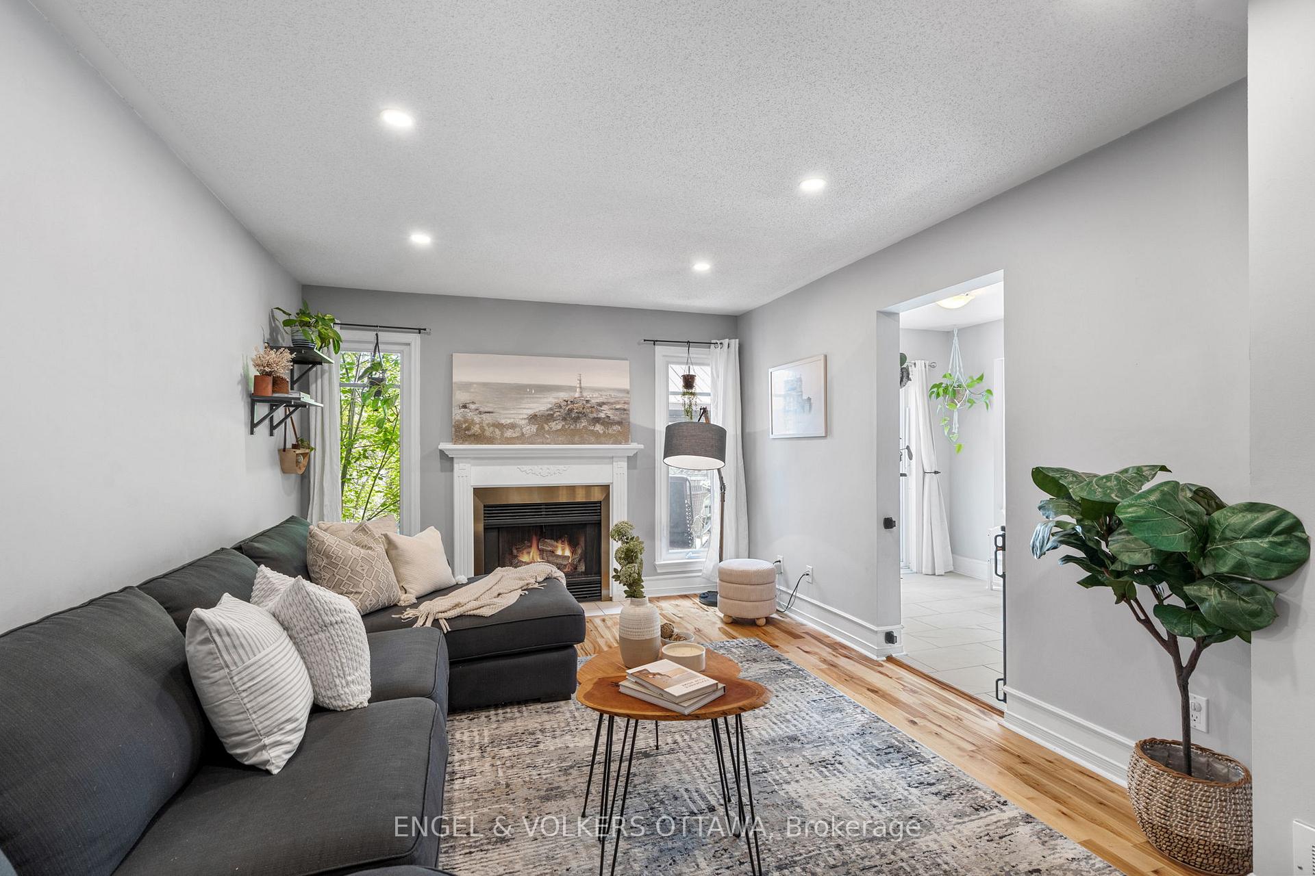 Photo 12 of 92 Markland Crescent, Ottawa, Barrhaven East — HOMEH