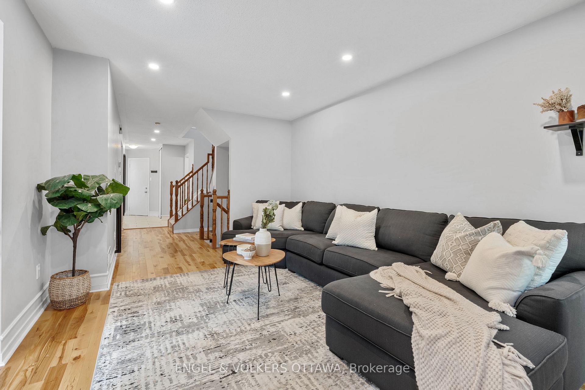 Photo 13 of 92 Markland Crescent, Ottawa, Barrhaven East — HOMEH
