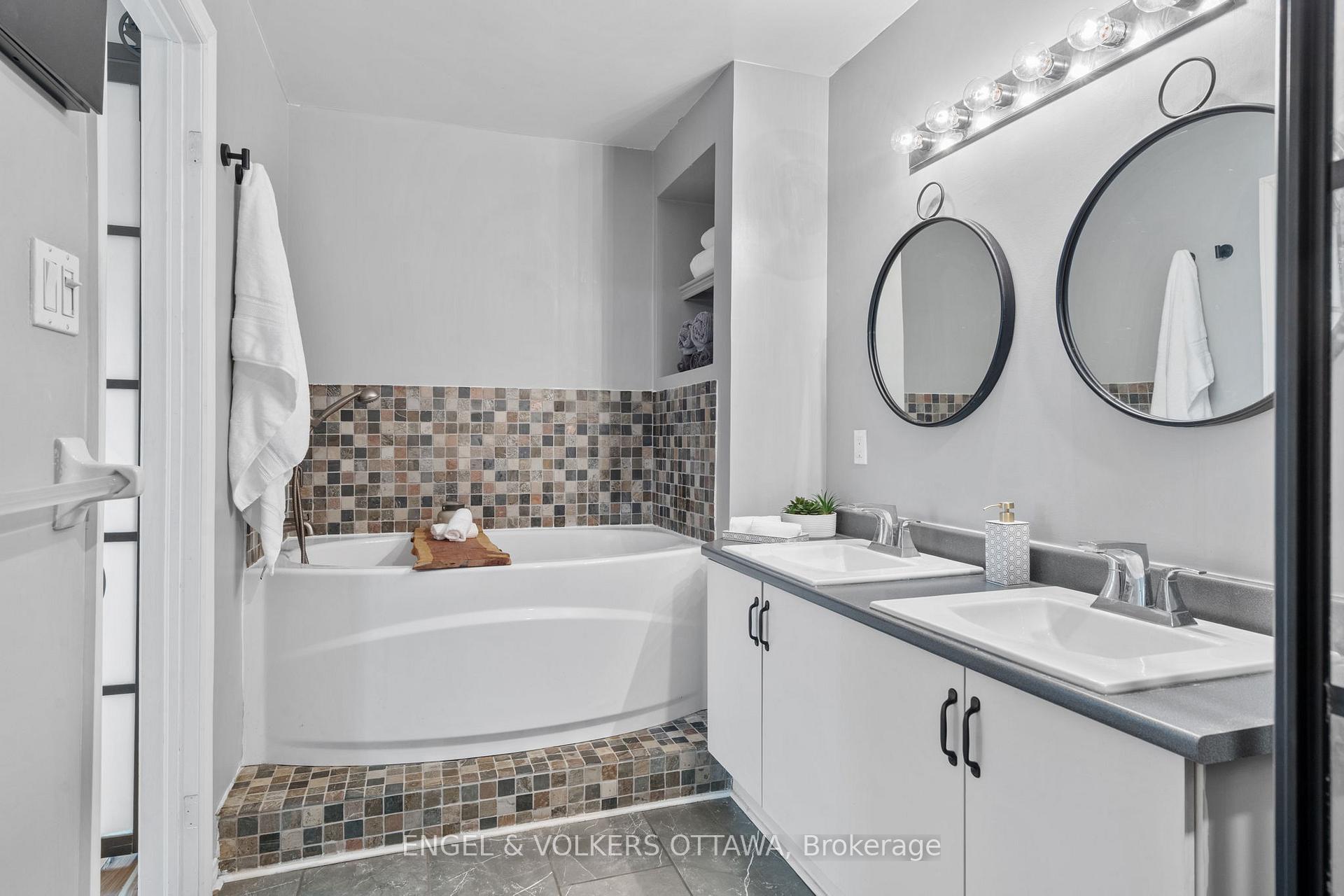 Photo 28 of 92 Markland Crescent, Ottawa, Barrhaven East — HOMEH