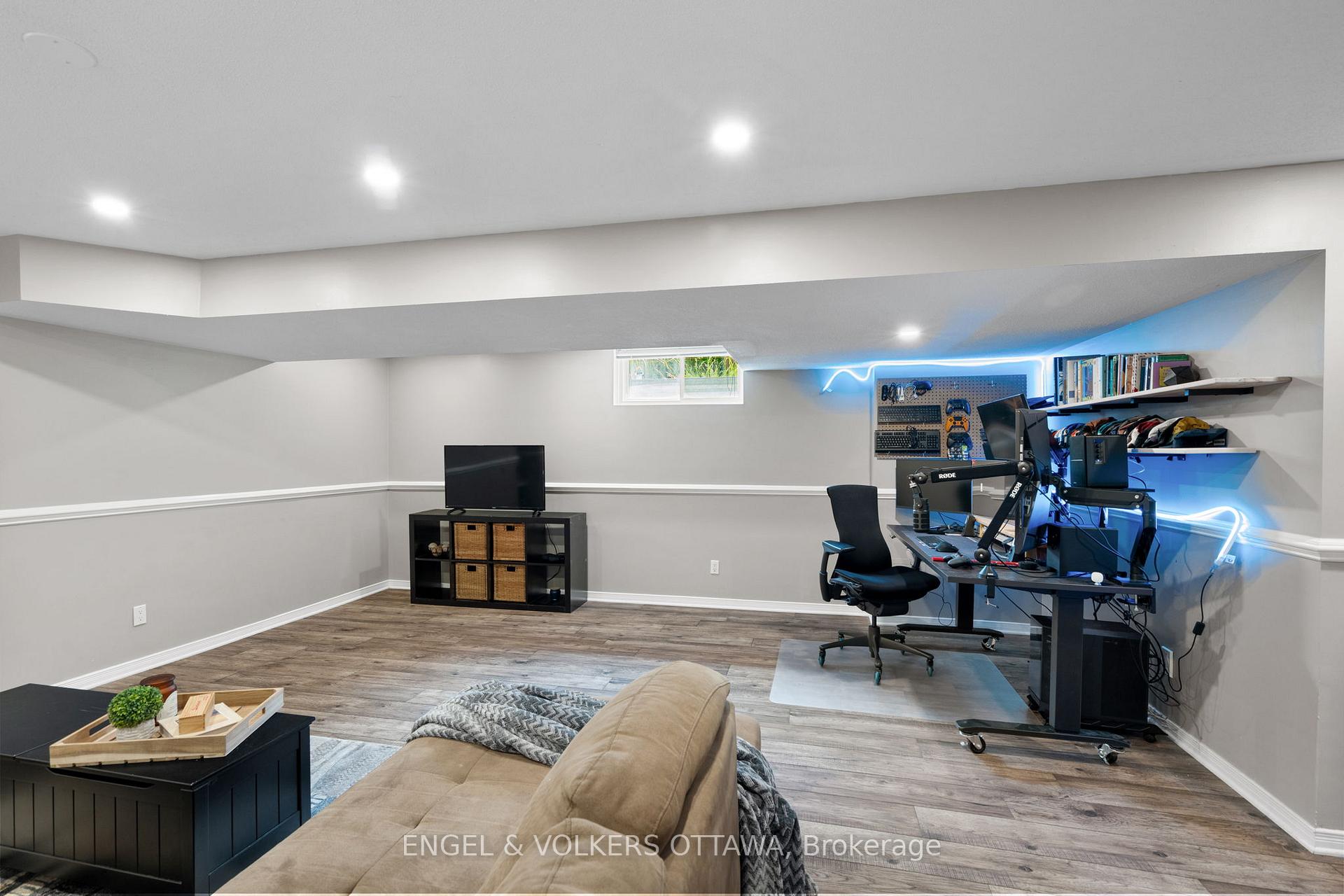 Photo 35 of 92 Markland Crescent, Ottawa, Barrhaven East — HOMEH