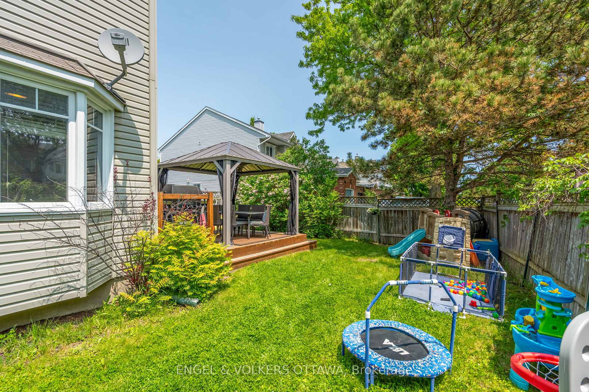 Photo 39 of 92 Markland Crescent, Ottawa, Barrhaven East — HOMEH