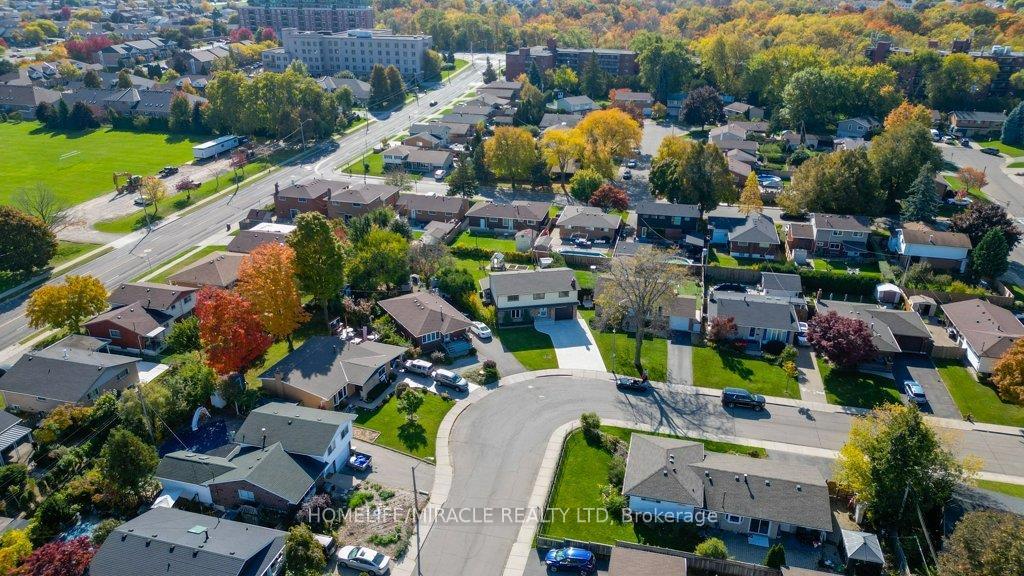 Photo 3 of 117 Loyalist Drive, Hamilton, Corman — HOMEH
