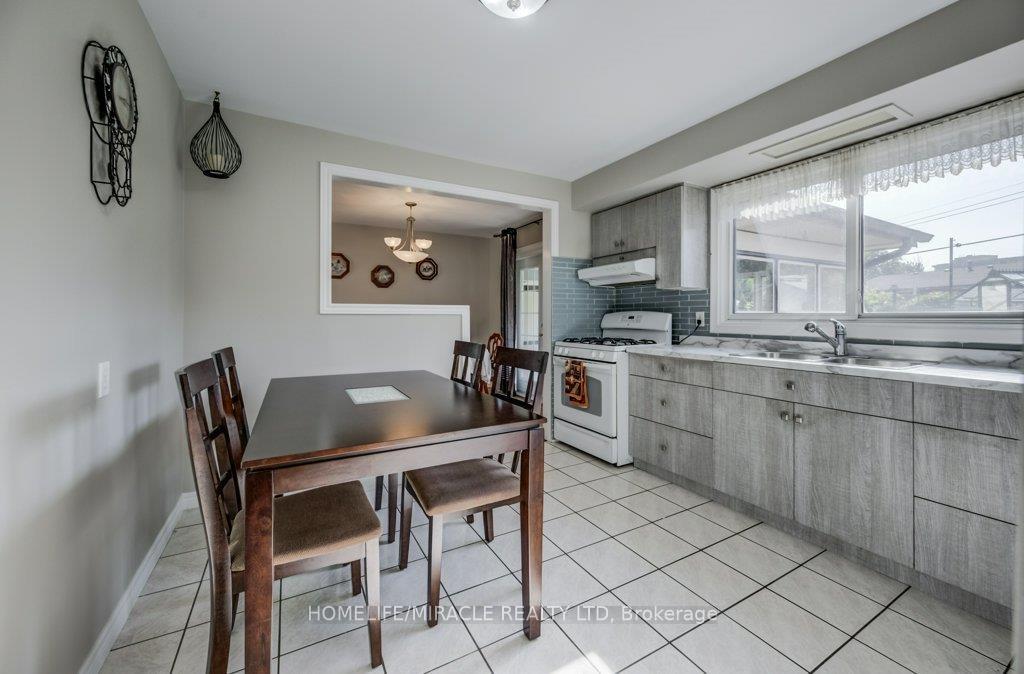 Photo 32 of 117 Loyalist Drive, Hamilton, Corman — HOMEH