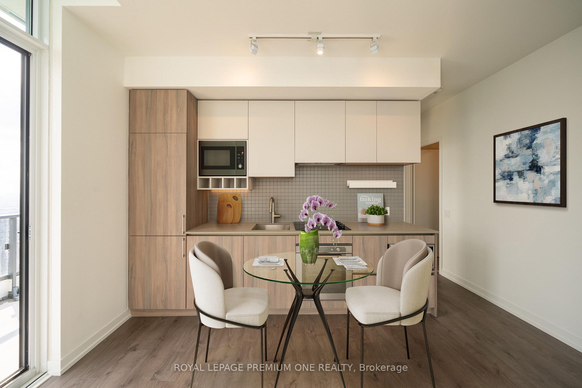 Photo 4 of Unit Ph02, 950 Portage Parkway, Vaughan, Vaughan Corporate Centre — HOMEH