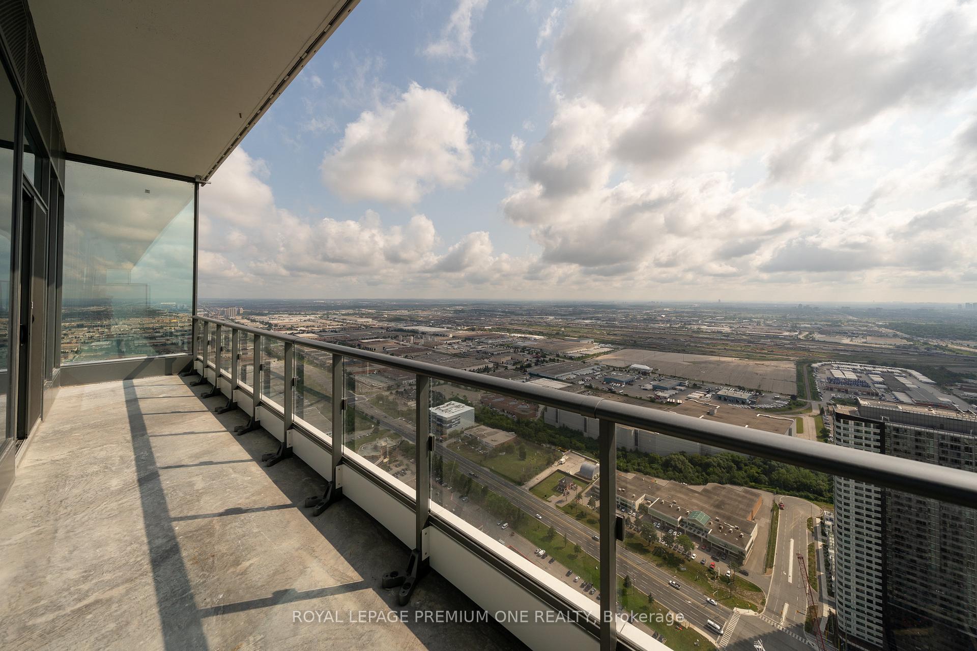 Photo 15 of Unit Ph02, 950 Portage Parkway, Vaughan, Vaughan Corporate Centre — HOMEH