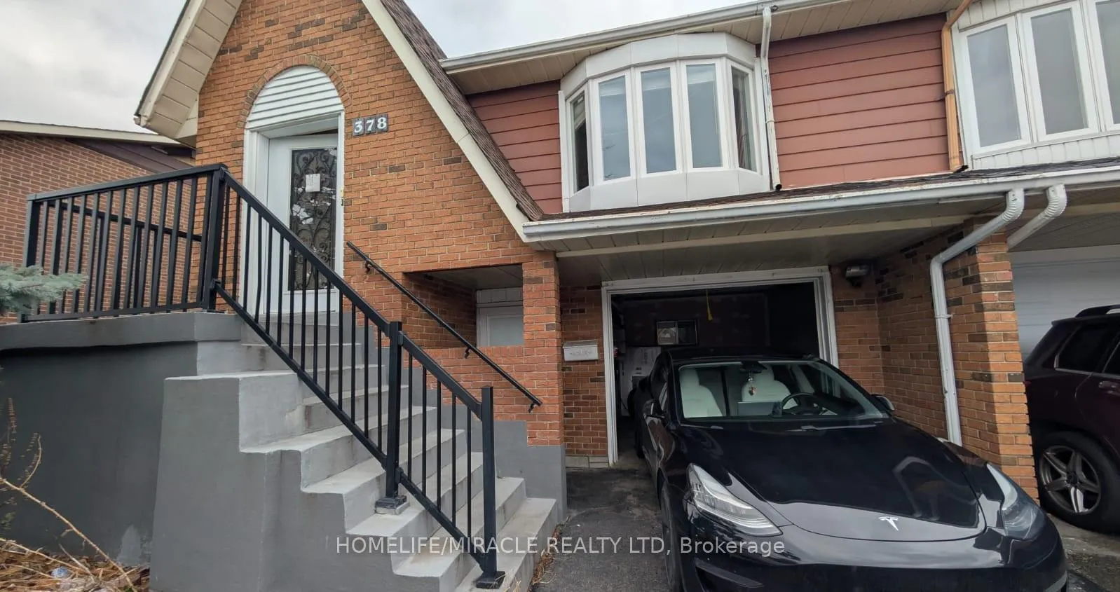 Front of 378 Hansen Road