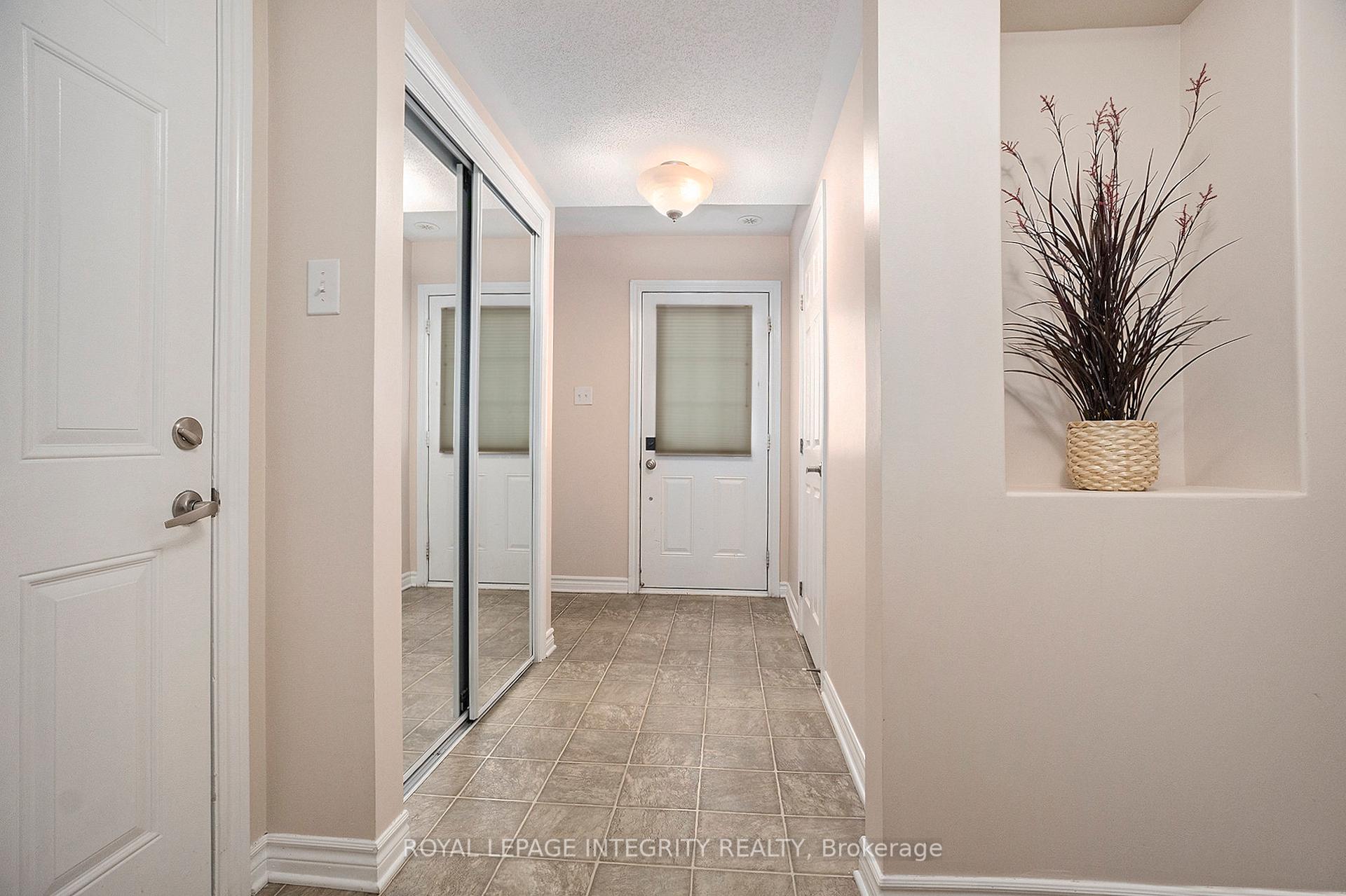 Photo 2 of 2535 Waterlilly Way, Ottawa, Barrhaven - Heritage Park — HOMEH