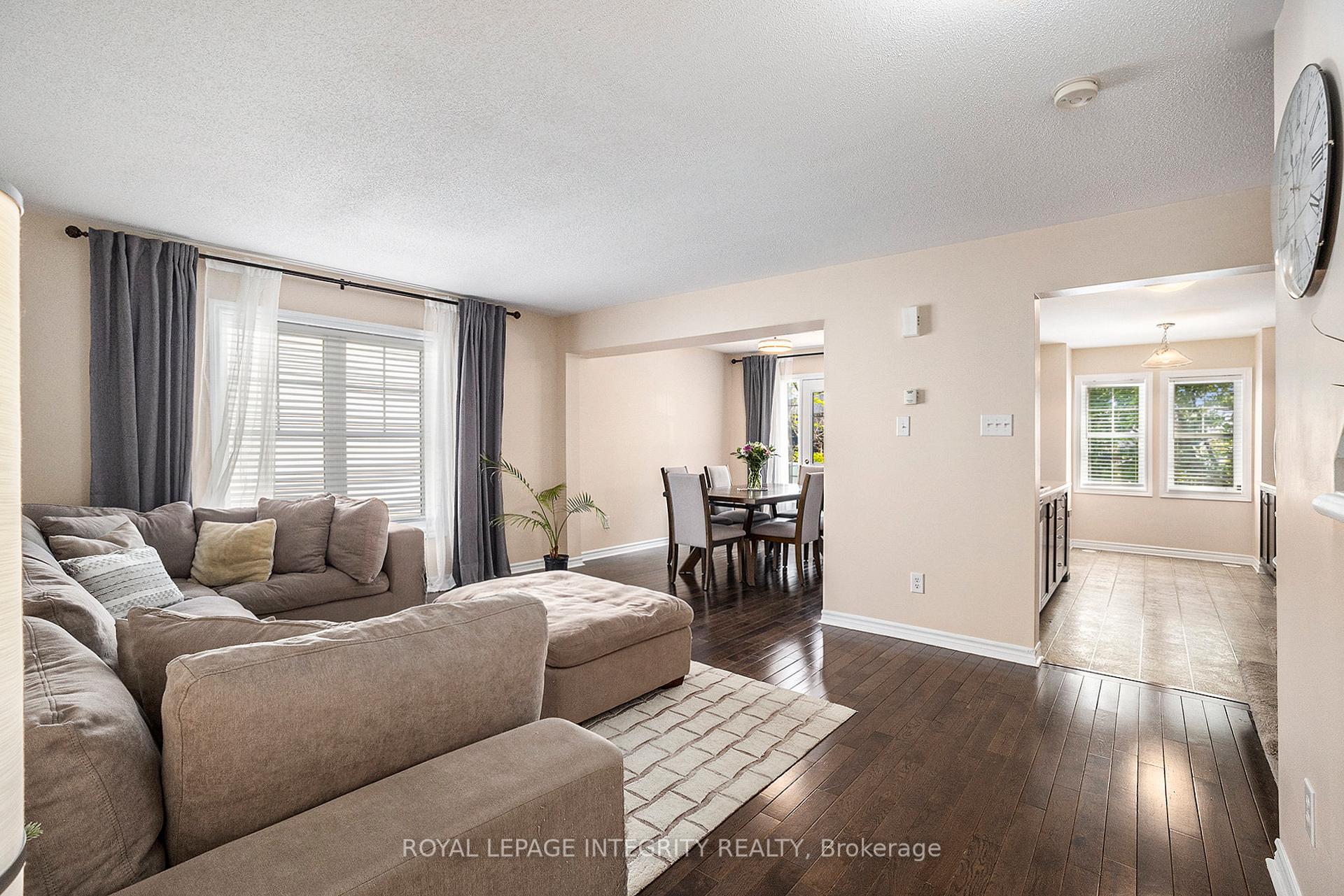 Photo 4 of 2535 Waterlilly Way, Ottawa, Barrhaven - Heritage Park — HOMEH