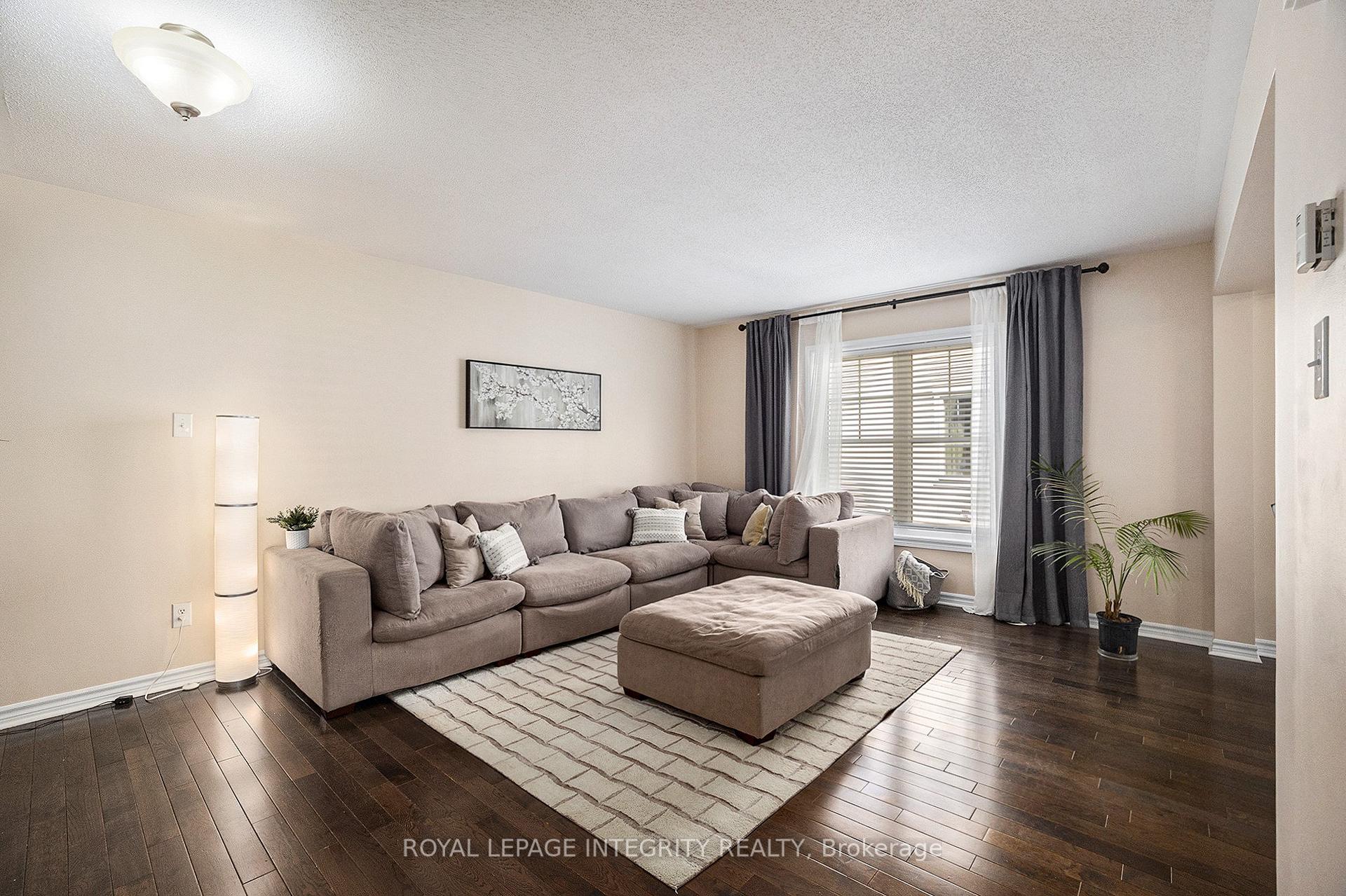 Photo 3 of 2535 Waterlilly Way, Ottawa, Barrhaven - Heritage Park — HOMEH