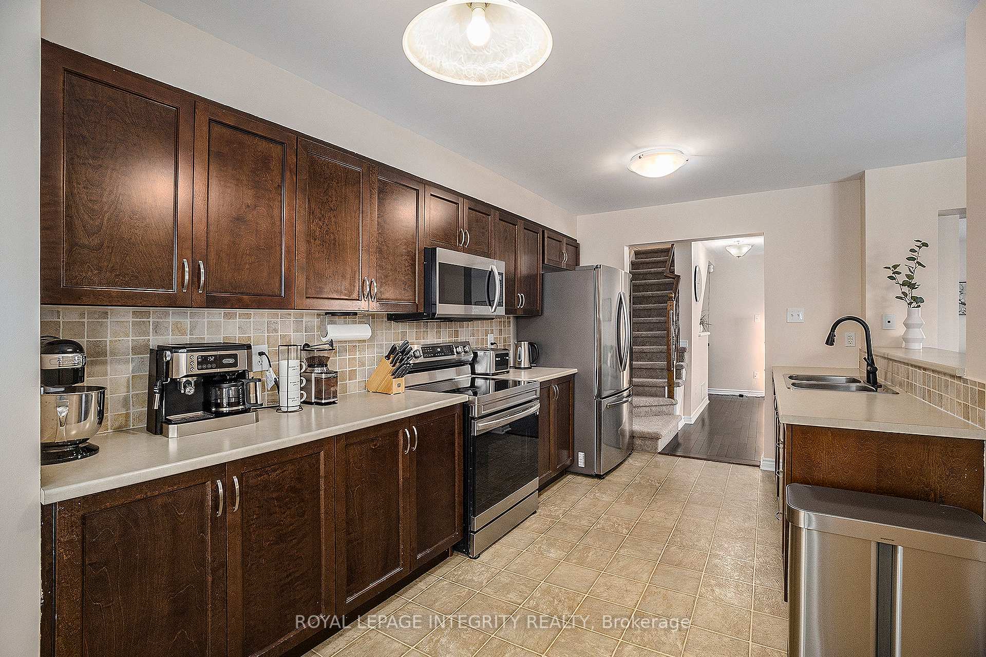 Photo 10 of 2535 Waterlilly Way, Ottawa, Barrhaven - Heritage Park — HOMEH