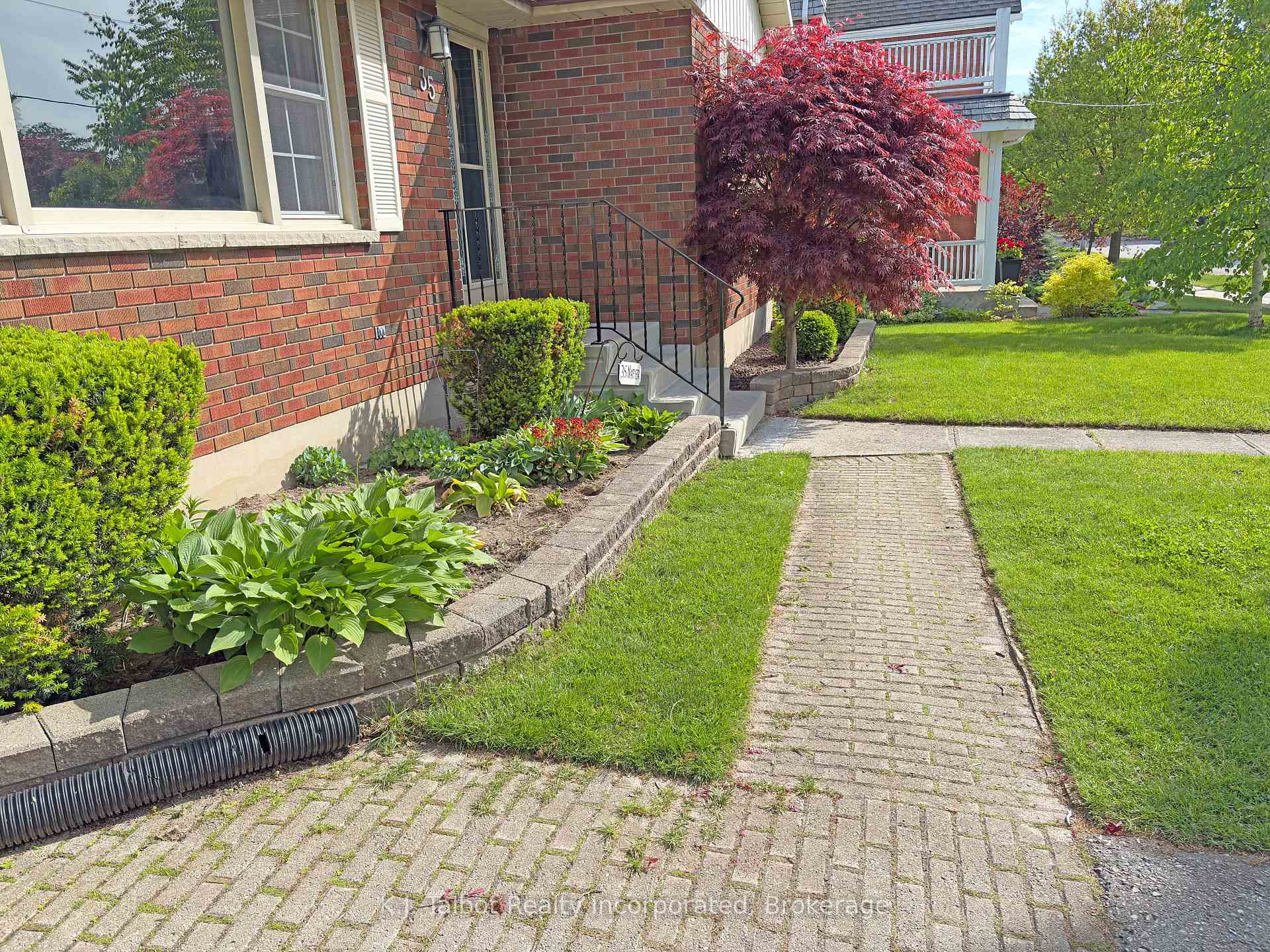 Photo 2 of 35 Napier Street, Goderich, Goderich (Town) — HOMEH